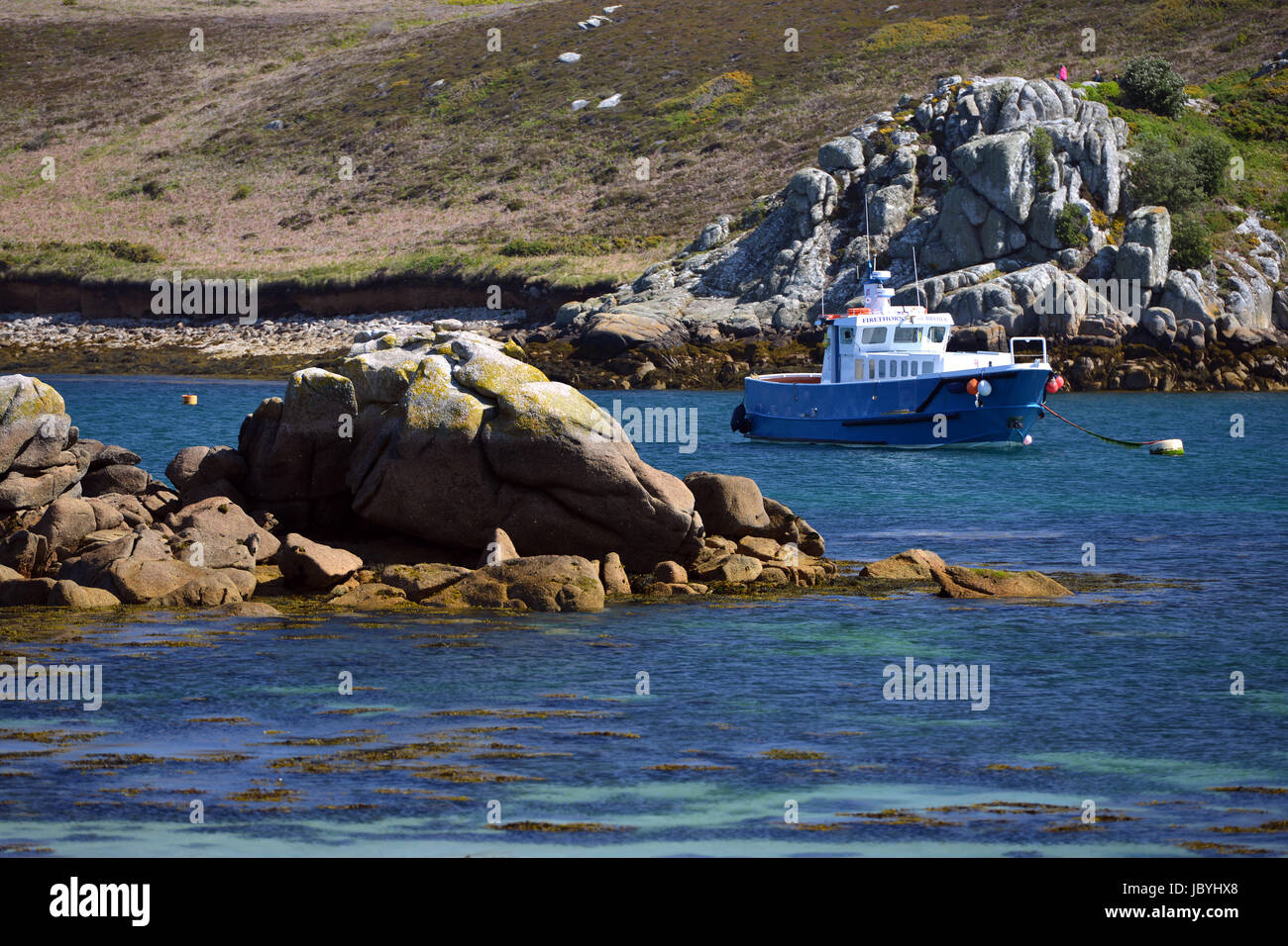 Bateau de pêche près de Tresco, Îles Scilly. Banque D'Images