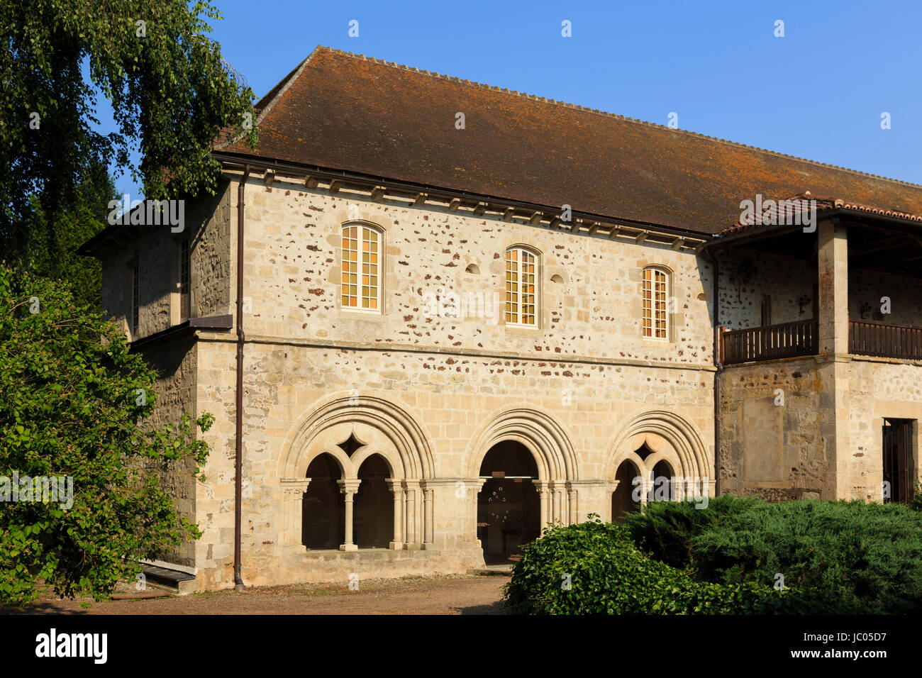 La France, l'Allier (03), Saint-Didier-la-Forêt, abbaye Saint-Gilbert de Neuffontaines // France, Allier, Saint Didier la Foret, Saint Gilbert de Neuffonta Banque D'Images