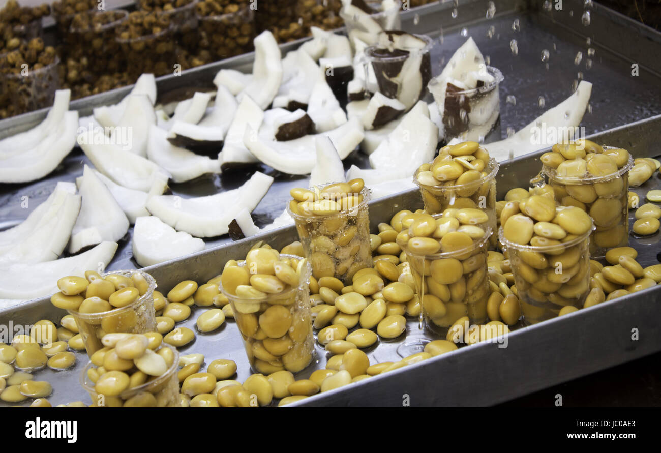 Les lupins doux dans l'alimentation, de l'alimentation et du marché de vente Banque D'Images
