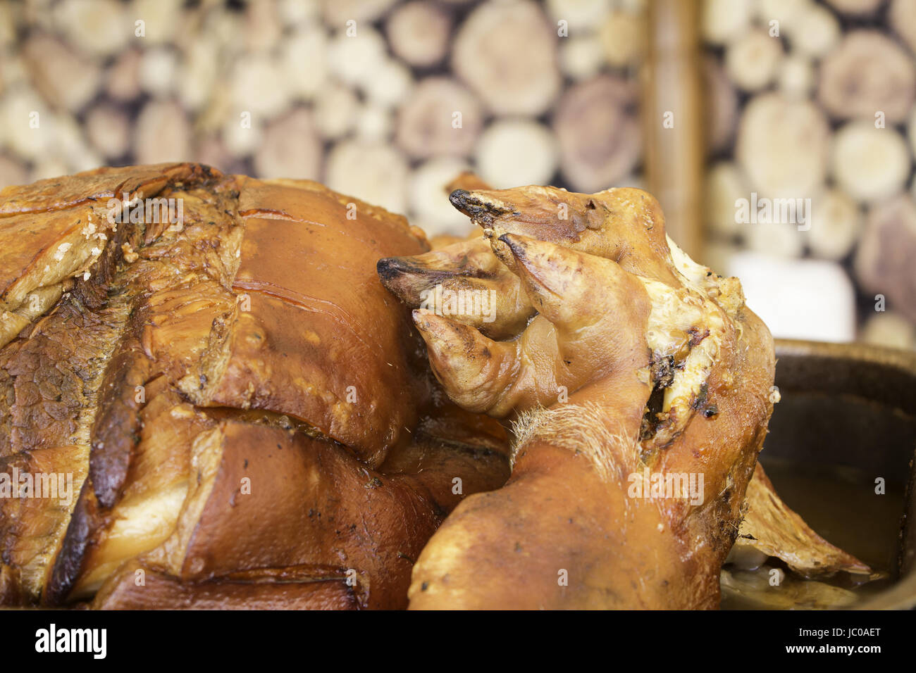 Cochon de lait rôti rôti au restaurant, plats préparés Banque D'Images