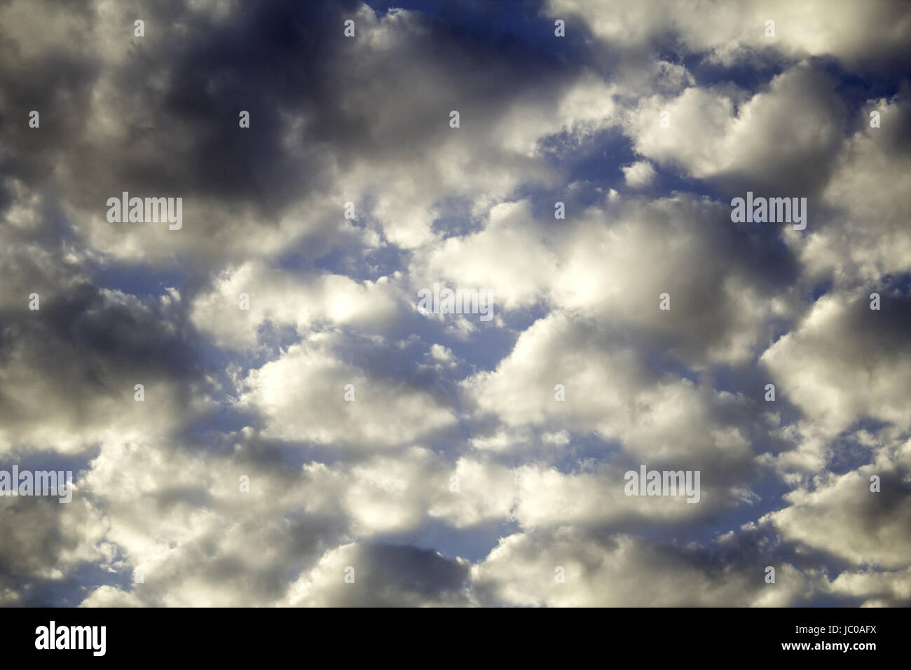 Nuages dans le ciel , la nature et paysage Banque D'Images