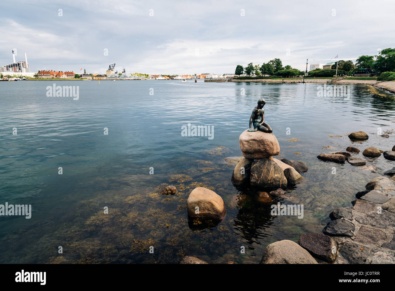 Copenhague, Danemark - 10 août, 2016. La Petite Sirène. La Petite Sirène est une statue en bronze d'Edvard Eriksen. La sculpture est affiché sur une ro Banque D'Images