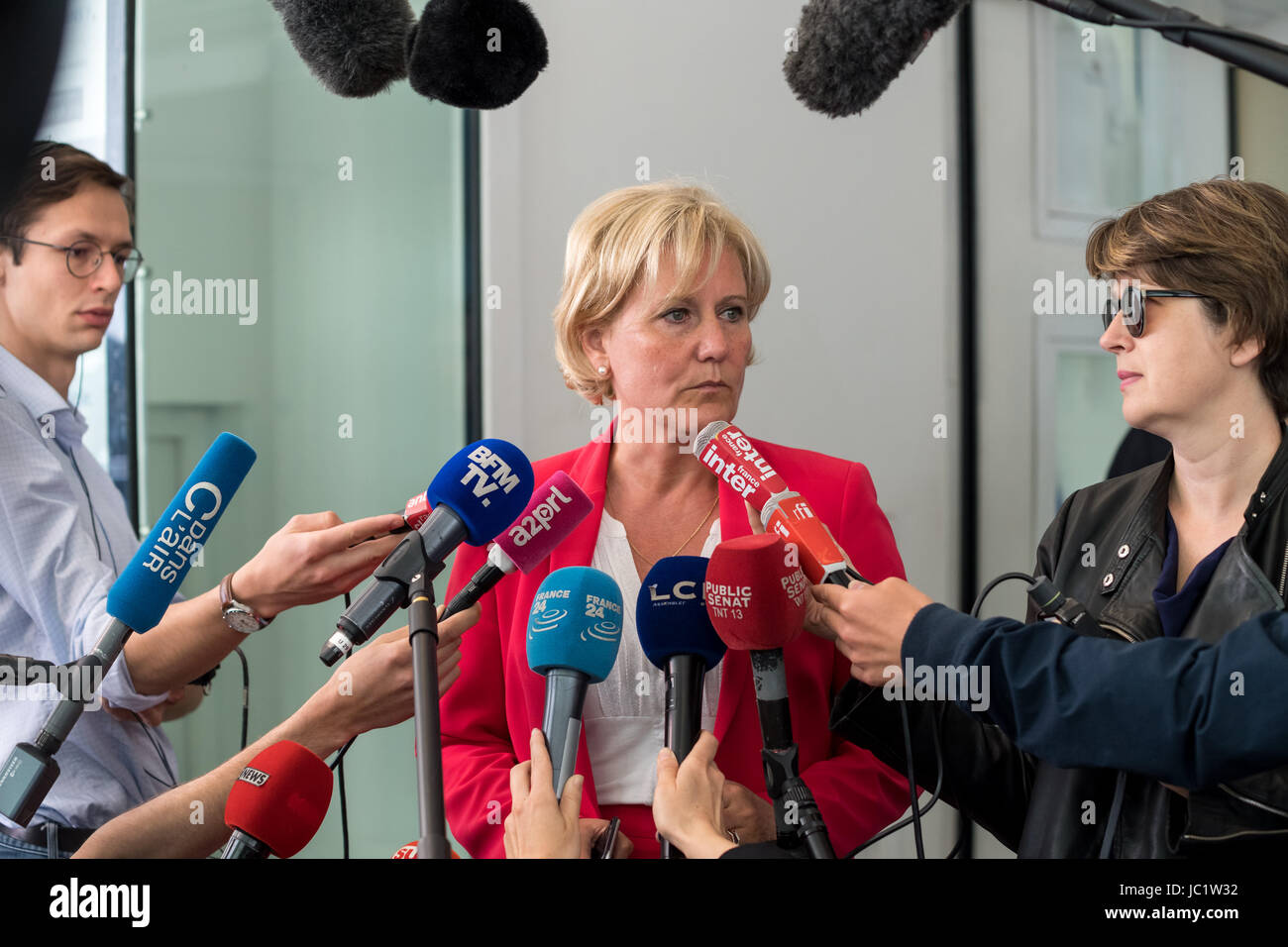 Paris, France. 12 juin, 2017. Nadine Morano au siège des républicains - Nadine Morano au siège des républicains au lendemain d'une défaite historique de la droite républicaine dans le premier tour des élections législatives. Credit : le pictorium/Alamy live news Banque D'Images