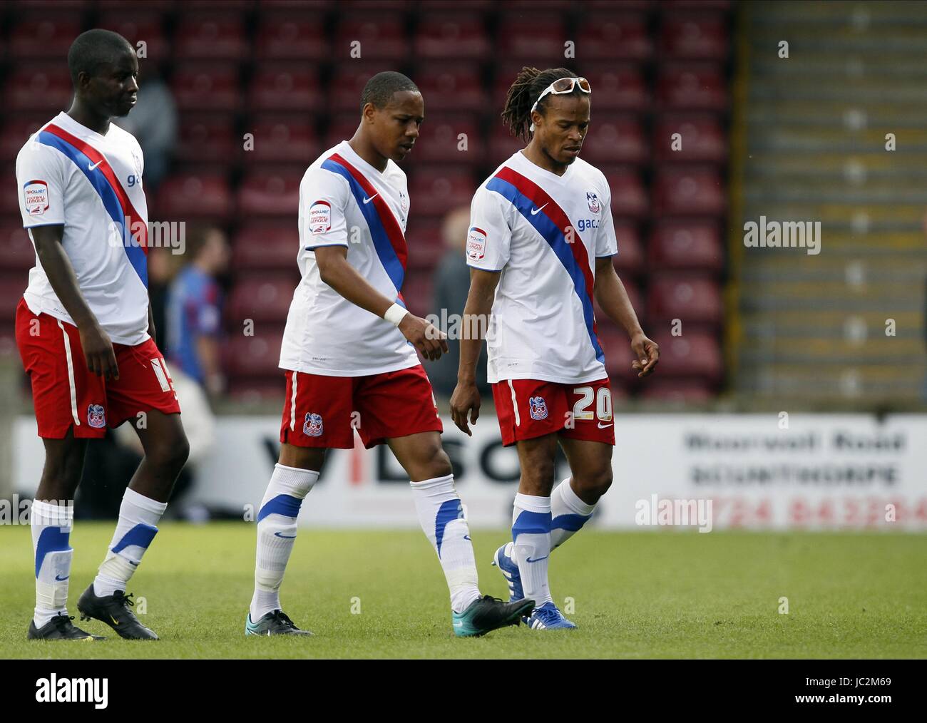 Abattu EDGAR DAVIDS SCUNTHORPE UNITED V PA DE CRISTAL PARC GLANFORD SCUNTHORPE ANGLETERRE 28 Août 2010 Banque D'Images