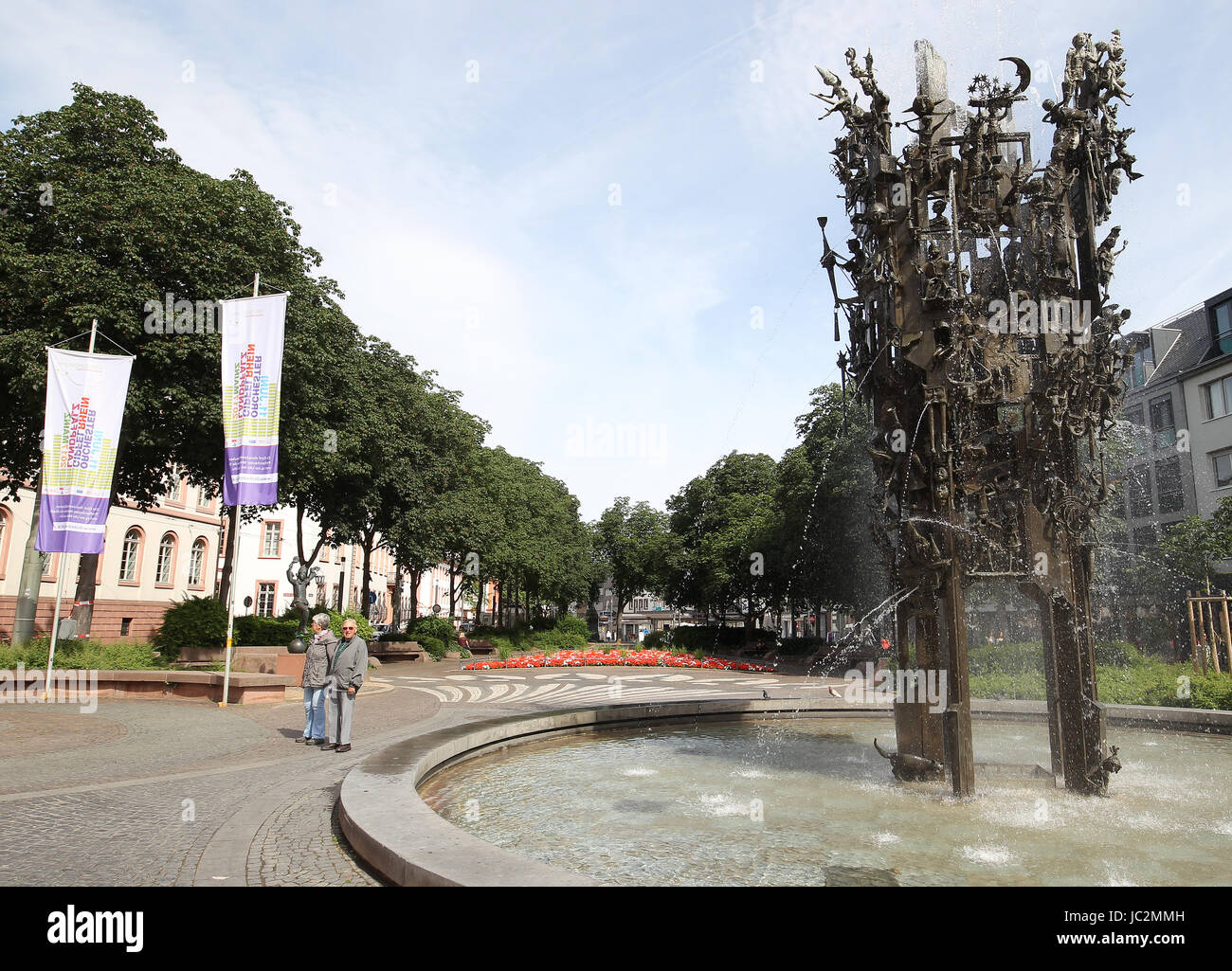 La fontaine de carnaval à Mainz, Allemagne Le Schillerplatz. Banque D'Images