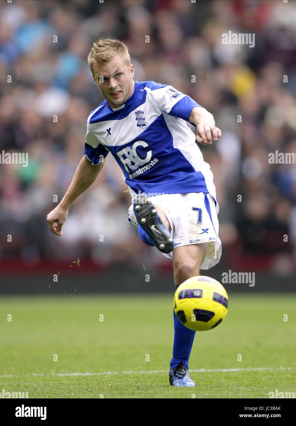 SEBASTIAN LARSSON ASTON VILLA V BIRMINGHAM CITY VILLA PARK BIRMINGHAM ENGLAND 31 Octobre 2010 Banque D'Images