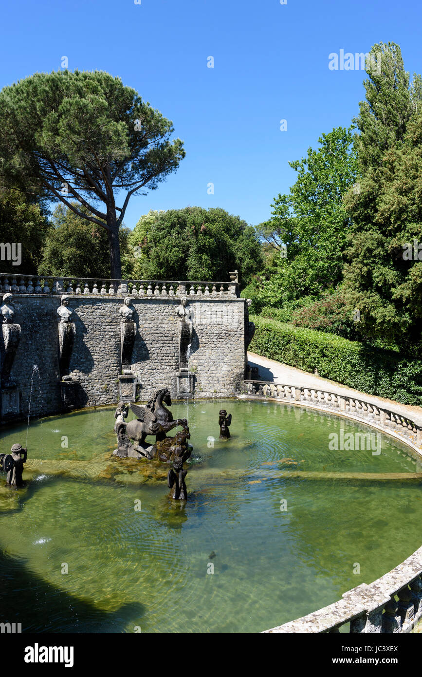 Bagnaia. Viterbo. L'Italie. Fontaine de Pégase au 16ème siècle de style maniériste Villa Lante et jardins. Banque D'Images