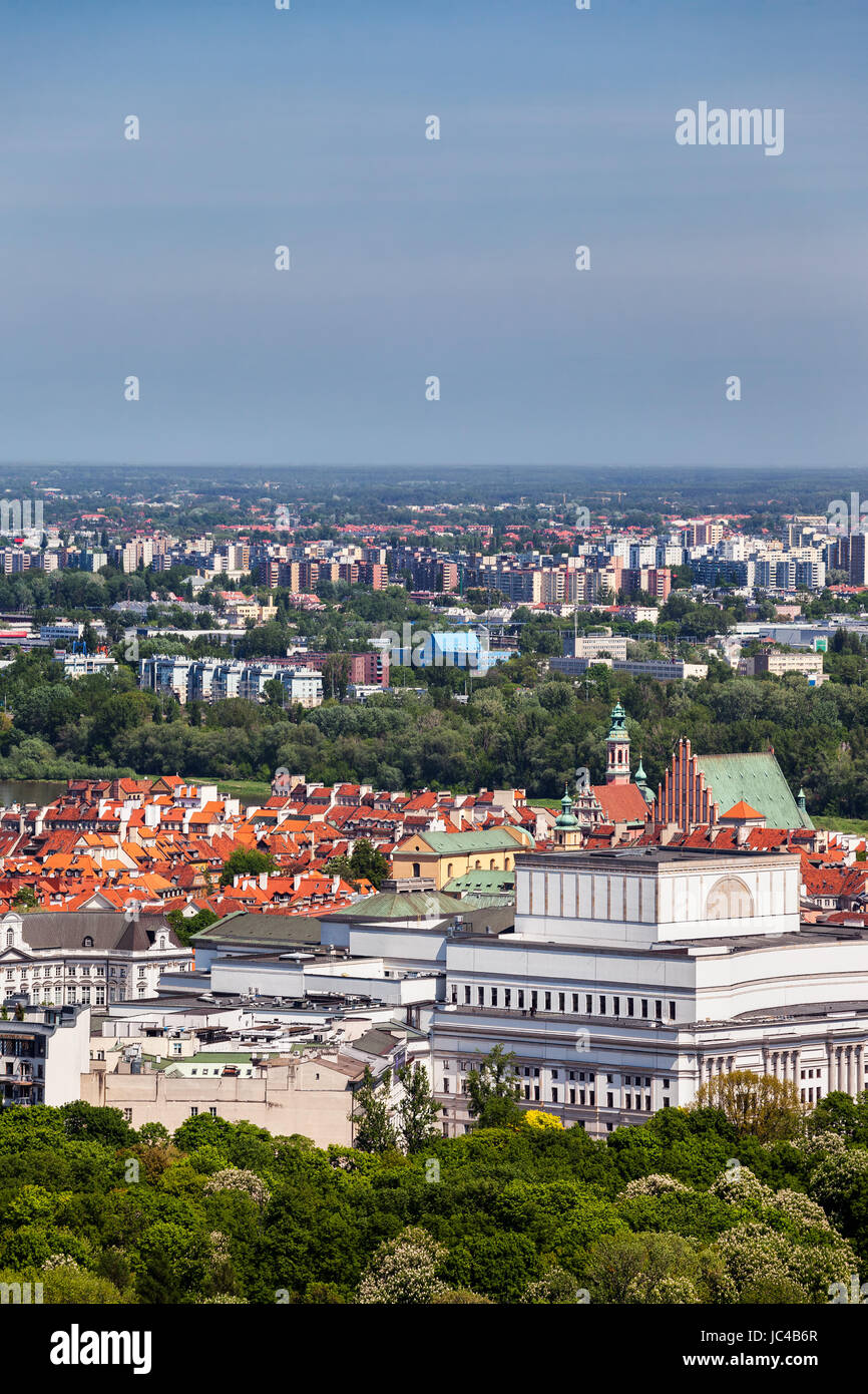 Pologne, Varsovie, capitale ville paysage urbain, portrait au-dessus de la vieille ville et du Théâtre National Banque D'Images