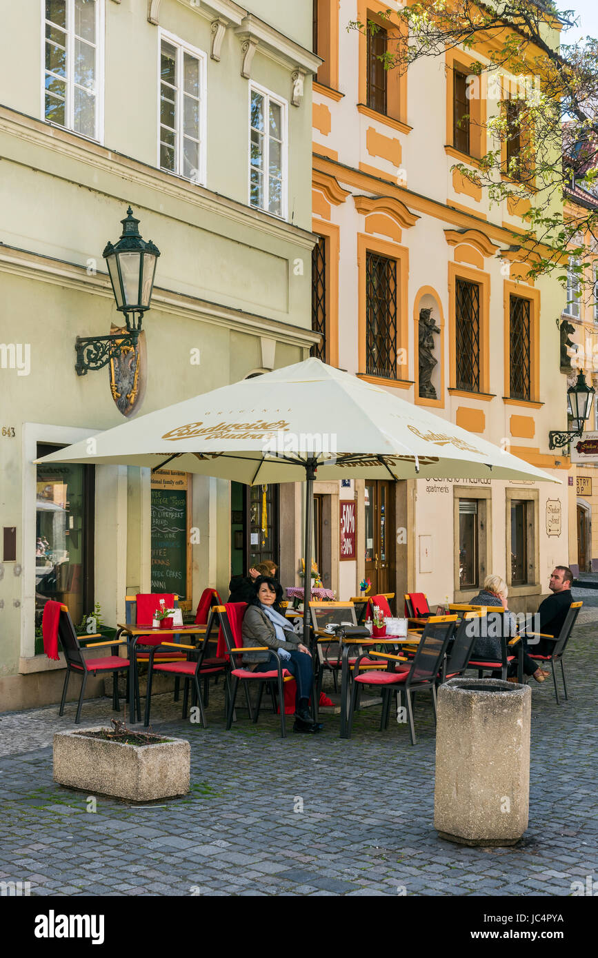 Café en plein air dans la vieille ville, Prague, République Tchèque, République Tchèque Banque D'Images