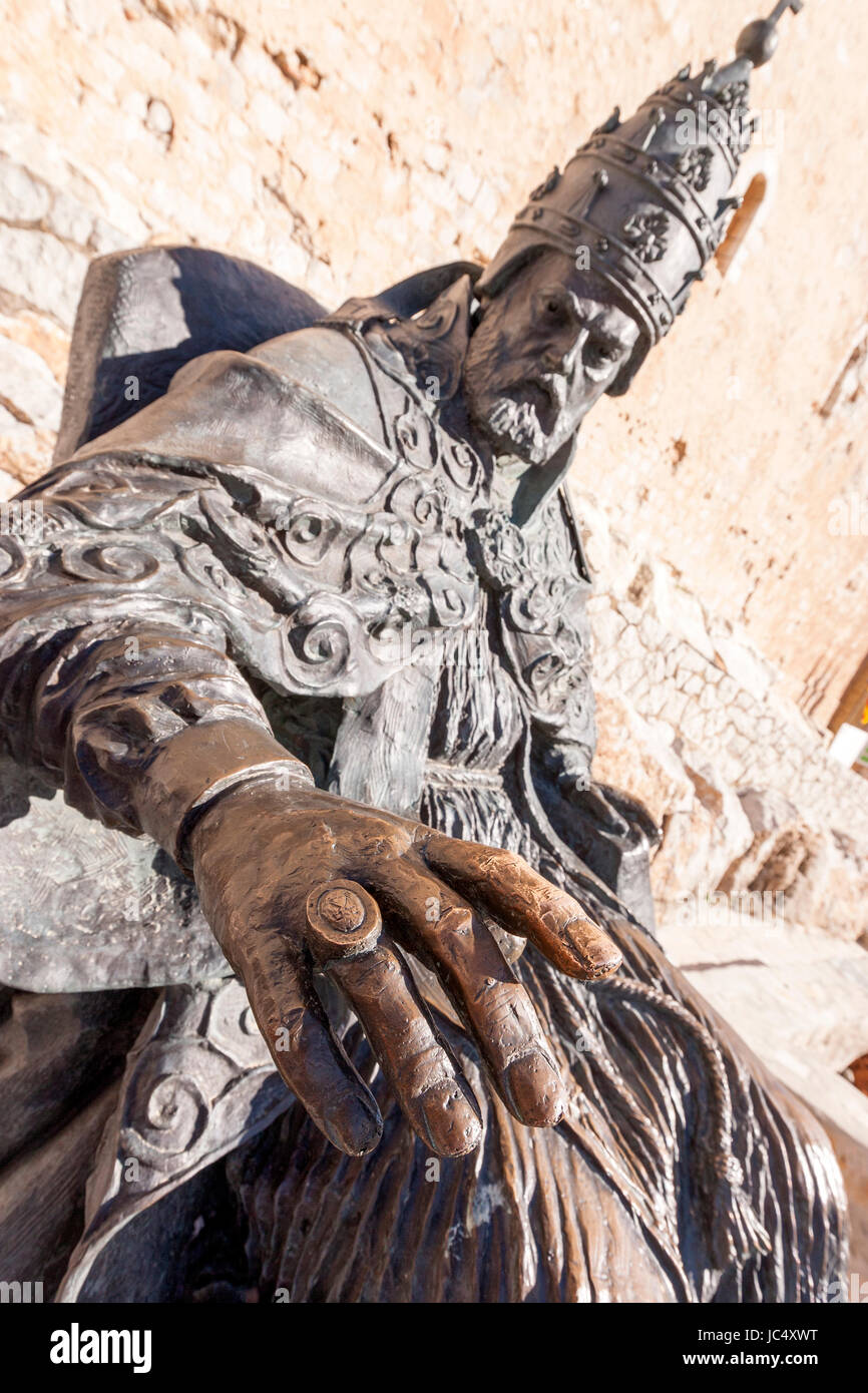 Papa Luna, Benedicto XIII , monument par Sergio Blanco, Peniscola, province de Castellón, Communauté Valencienne, Espagne. Banque D'Images