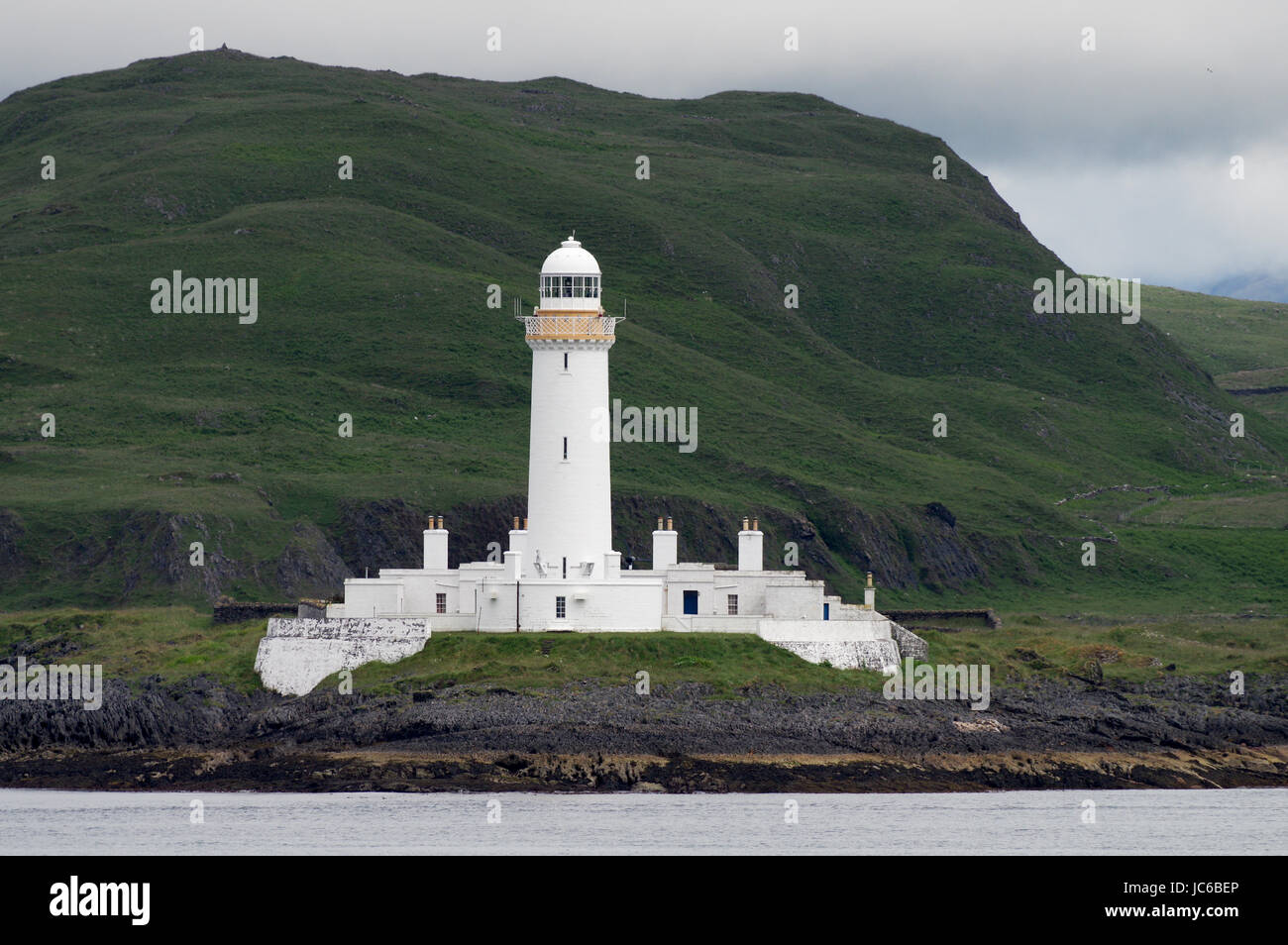 Musdile Eilean phare sur le chemin de l'île de Mull dans les Hébrides intérieures Banque D'Images