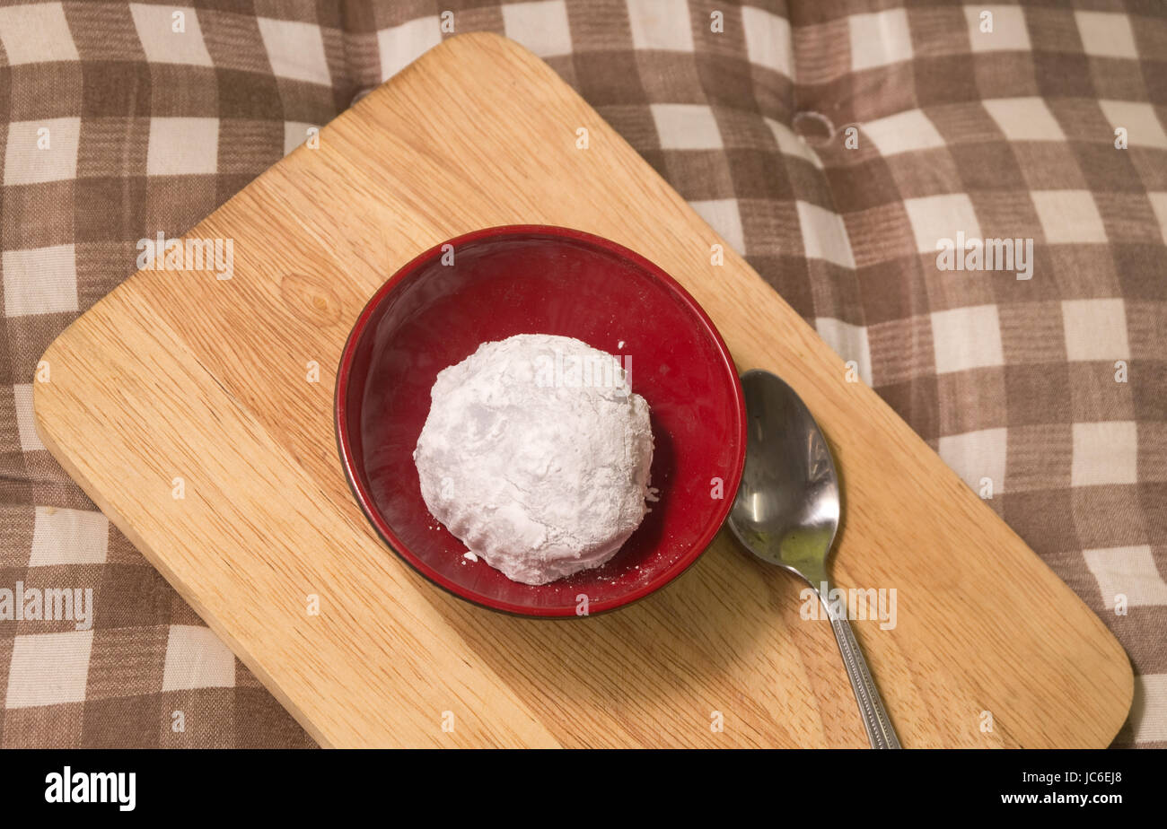 Dessert traditionnel japonais, fraise, Ichigo Daifuku Mochi ou gâteau