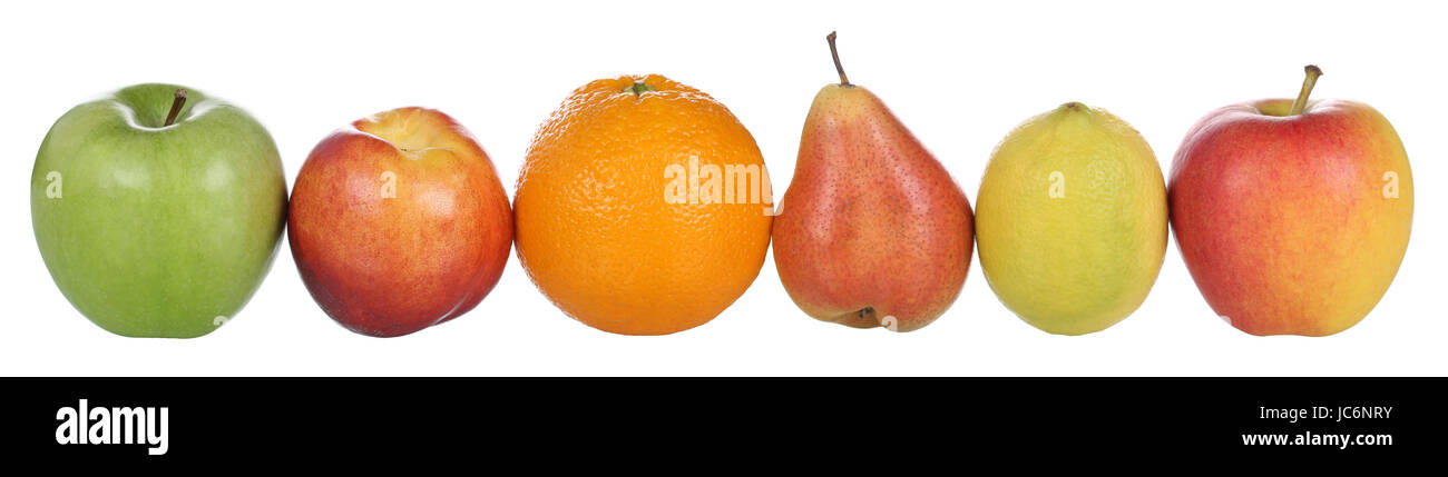 Früchte wie Äpfel, Orange, Birne, Pfirsich und Zitrone isoliert vor einem weissen Hintergrund Banque D'Images