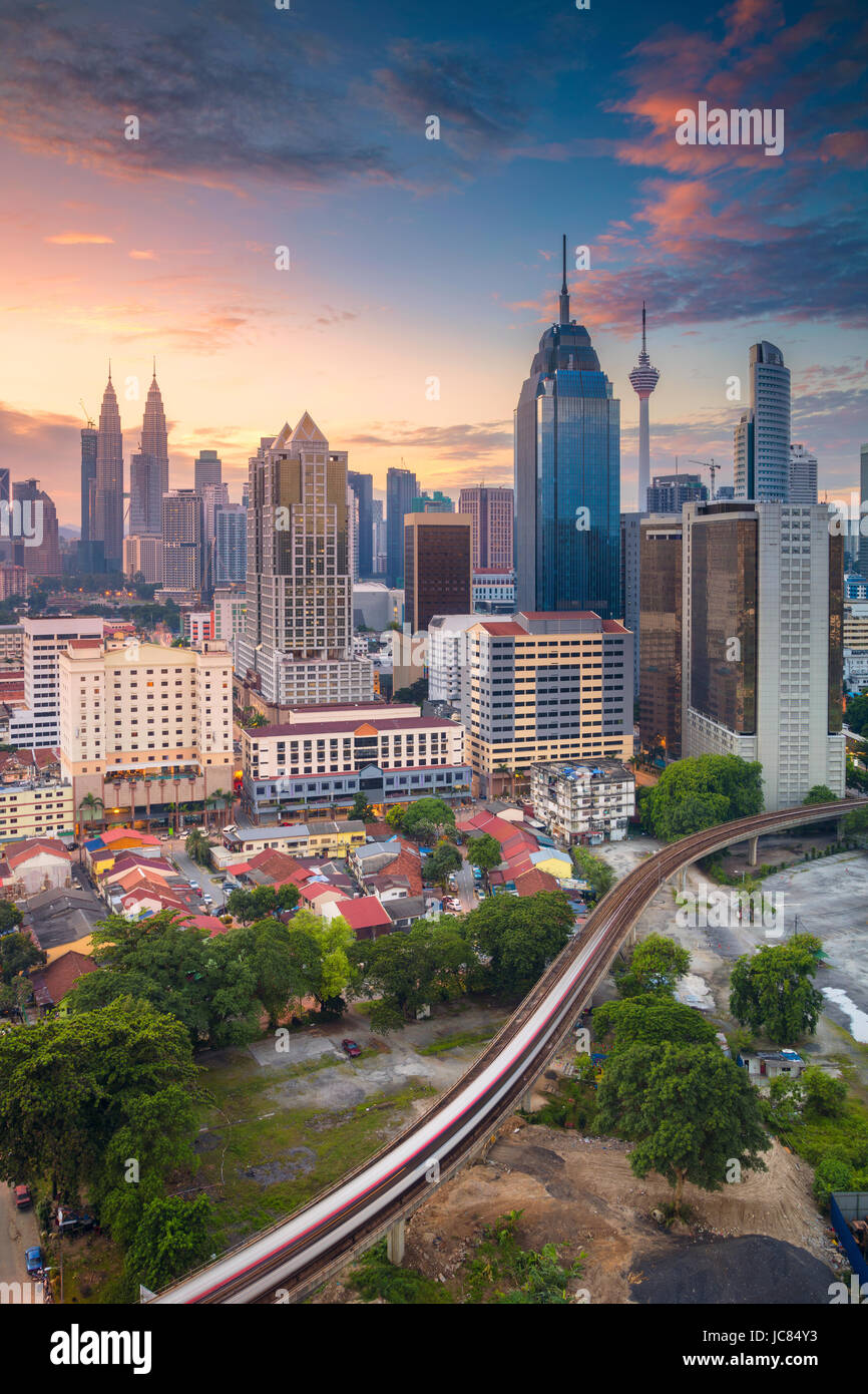 Kuala Lumpur. Cityscape image de Kuala Lumpur, Malaisie pendant le lever du soleil. Banque D'Images