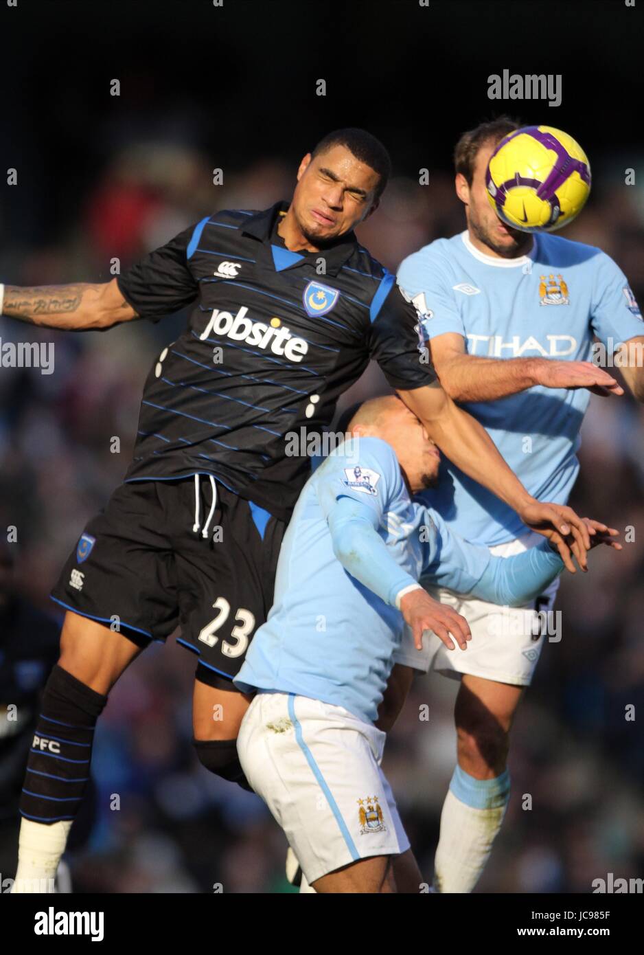 BOATENG DE JONG & BOATENG MANCHESTER CITY V PORTSMOUTH CITY OF MANCHESTER EASTLANDS ST Manchester en Angleterre le 31 janvier 2010 Banque D'Images