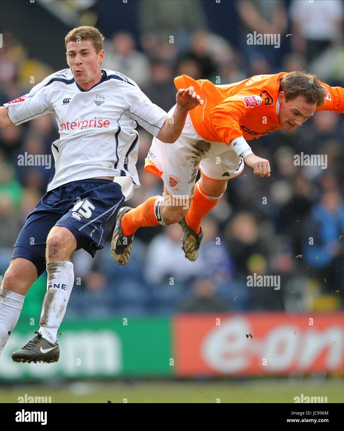 PAUL COUTTS & DAVID VAUGHAN PRESTON NORTH END V BLACKPOOL DEEPDALE PRESTON ANGLETERRE 13 Février 2010 Banque D'Images