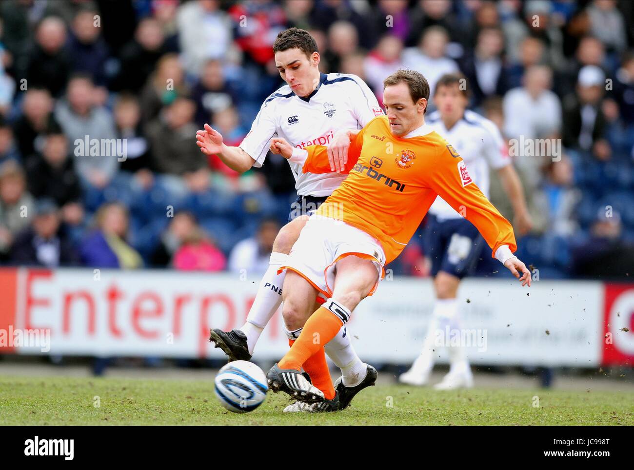 DAVID VAUGHAN & PAUL COUTTS PRESTON NORTH END V BLACKPOOL DEEPDALE PRESTON ANGLETERRE 13 Février 2010 Banque D'Images