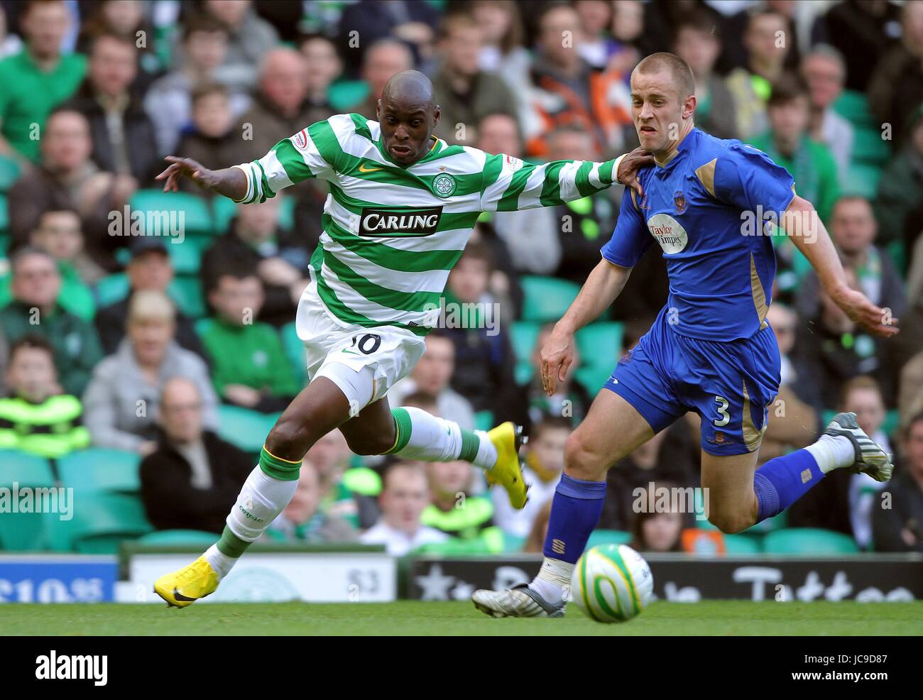 M FORTUNE & DANIEL GRAINGER CELTIC V ST JOHNSTONE.Celtic Park Glasgow Ecosse 20 Mars 2010 Banque D'Images