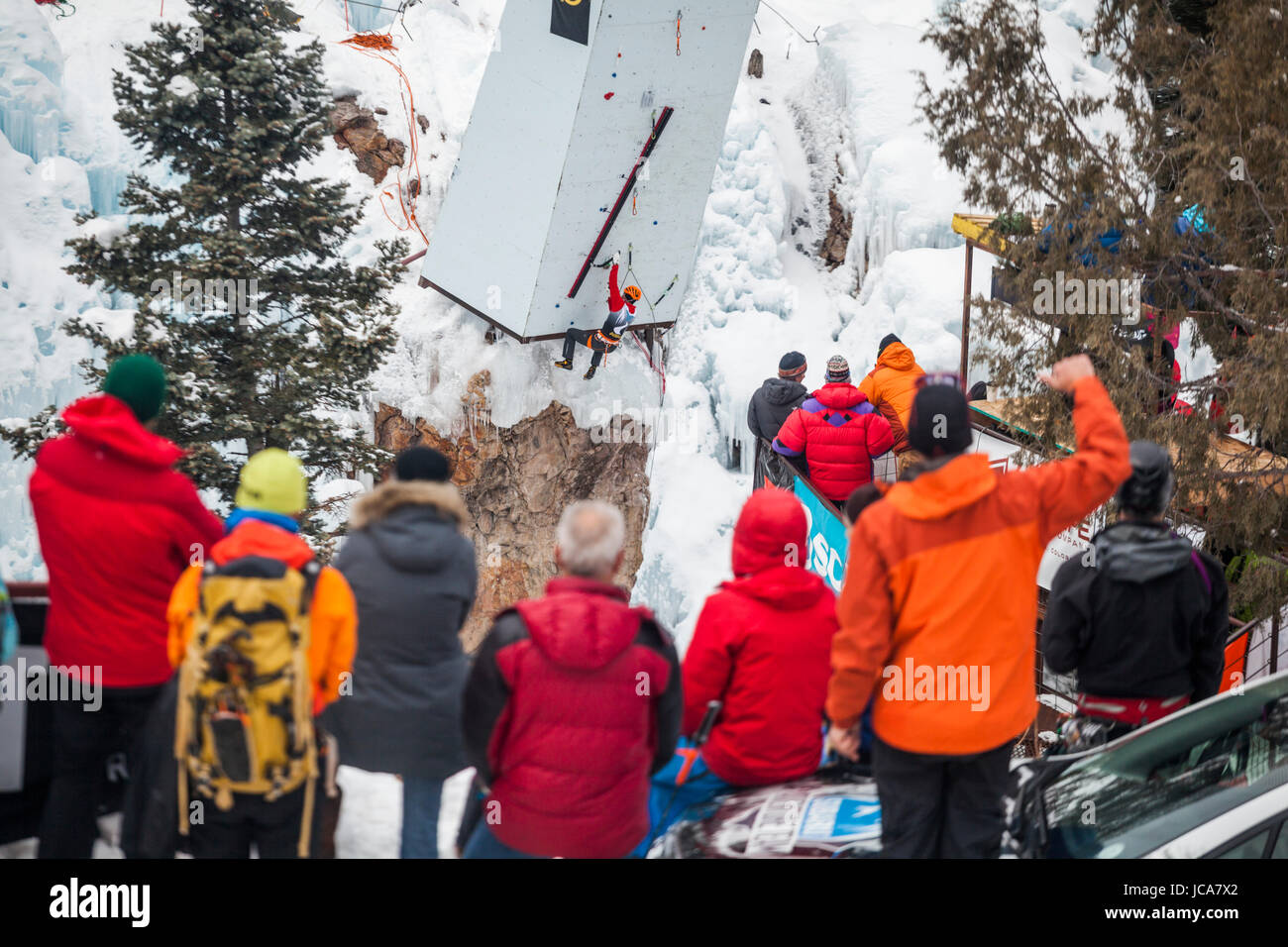 Mayo sera en concurrence dans le Ouray Ice Festival 2016 escalade mixte élite compétition à l'Ice Park à Ouray, Colorado. Placé neuvième dans le Mayo men's division. Banque D'Images