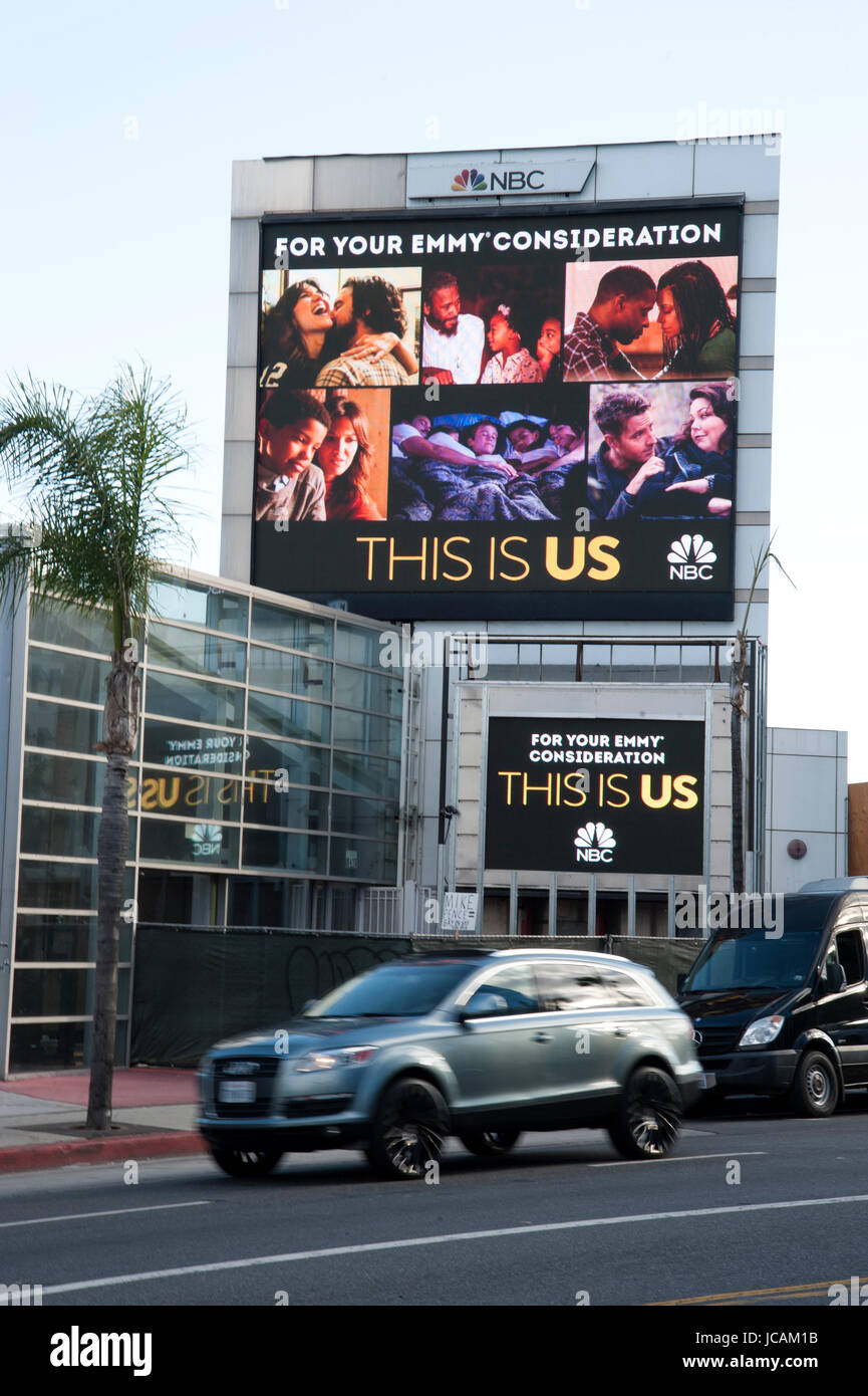 L'affichage de la publicité de plein air électronique pour NBC sur le Sunset Strip à Los Angeles, CA Banque D'Images