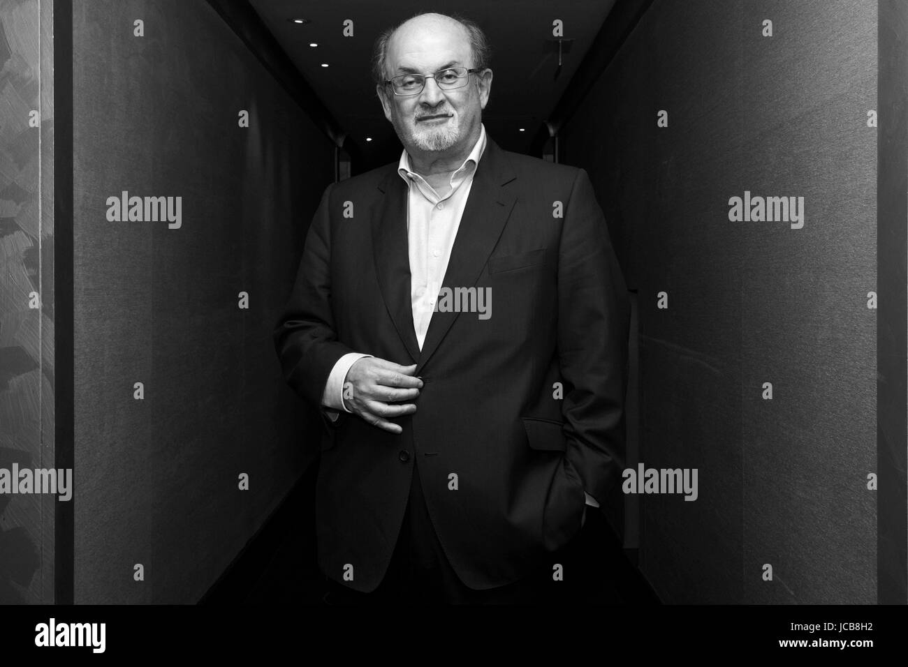 Portrait de (Ahmed) Salman Rushdie 08/09/2016 Â©Hannah ASSOULINE/Opale Banque D'Images