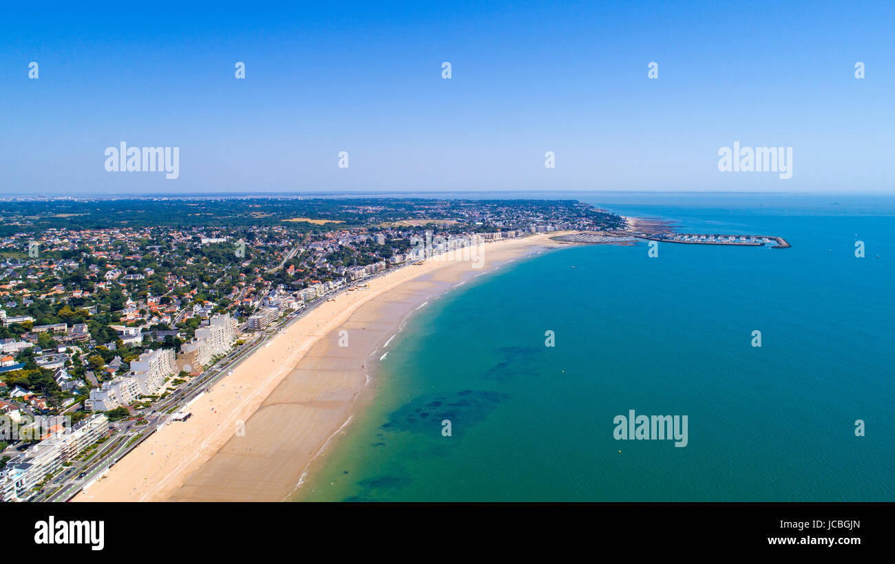 Panorama de l'antenne de Pornichet bay et le port en Loire Atlantique, France Banque D'Images