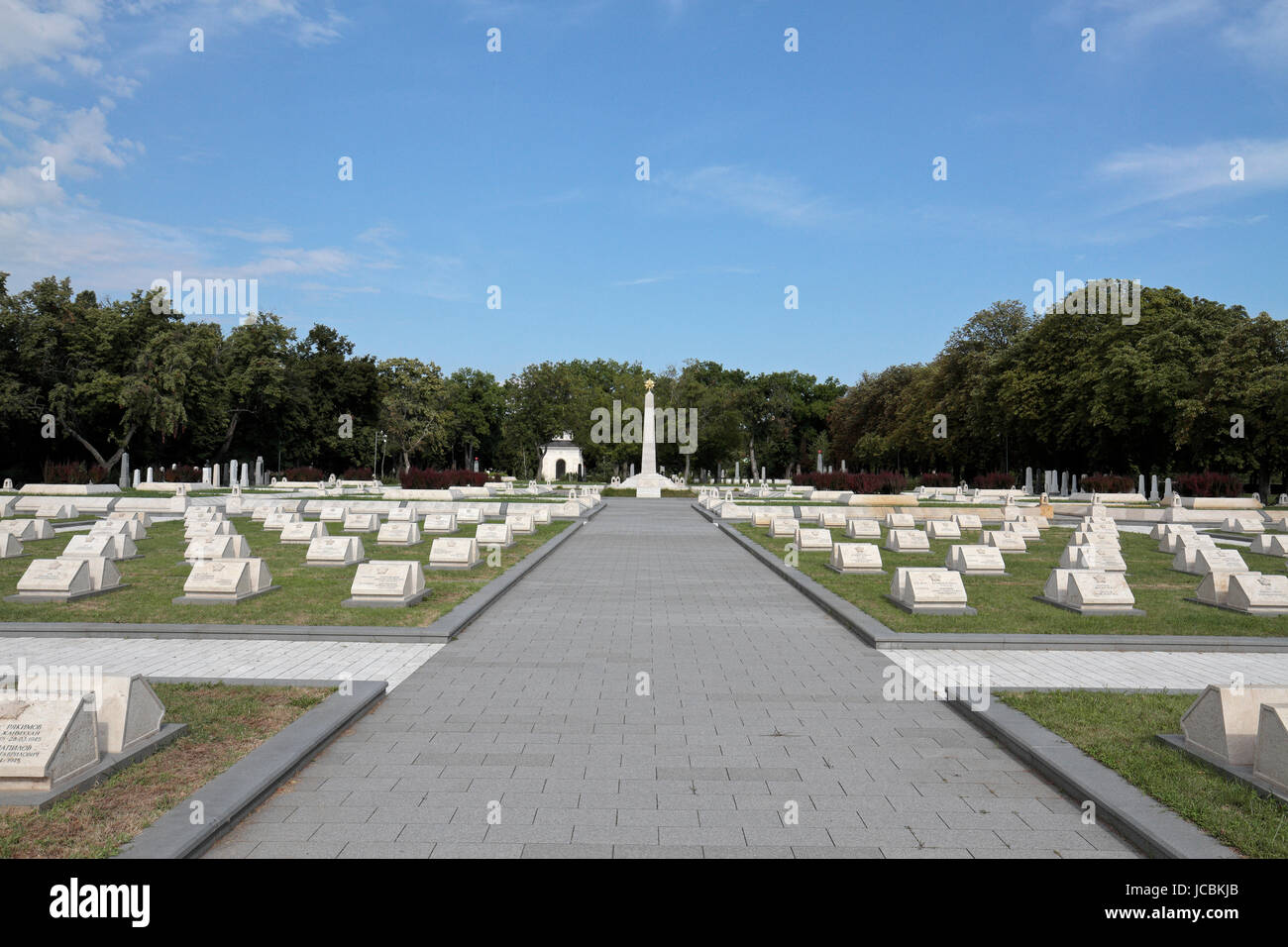 Le complot militaire russe avec des tombes de guerre de la Seconde Guerre mondiale dans le cimetière Kerepesi, Budapest, Hongrie. Il y a 489 soldats et officiers Banque D'Images