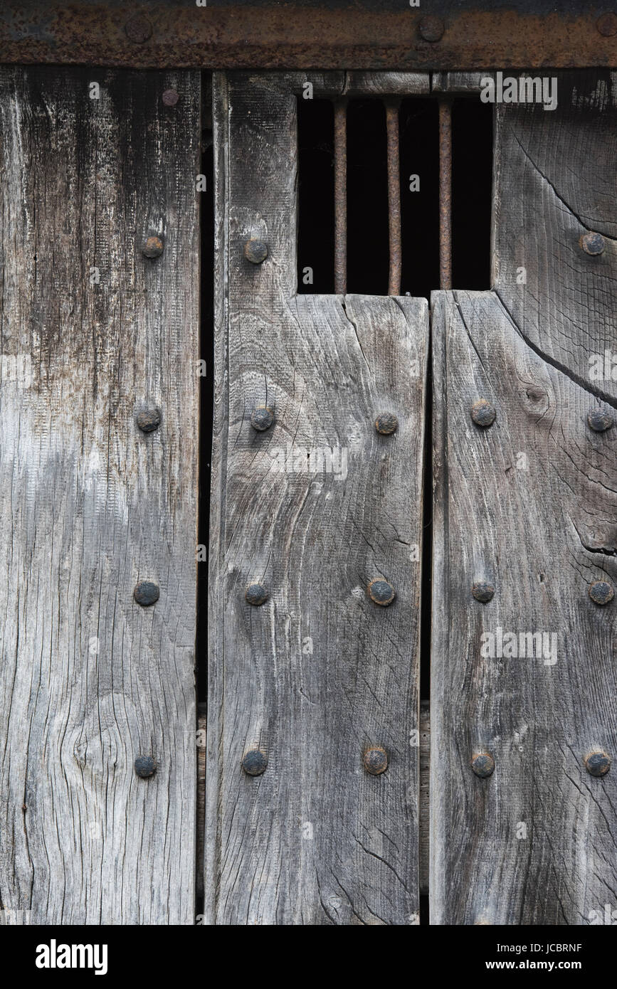 Détail de la porte à l'ancien village à huis clos avec le Swinford Musée, Filkins, Cotswolds, Oxfordshire, Angleterre Banque D'Images