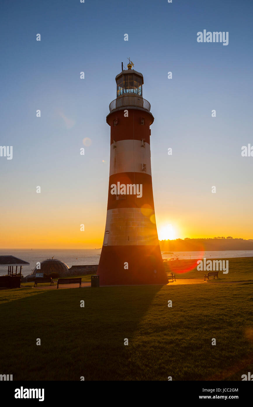 L'ancien phare Eddystone, Smeaton's Tower lighthouse et Plymouth Hoe dans golden sunset Banque D'Images