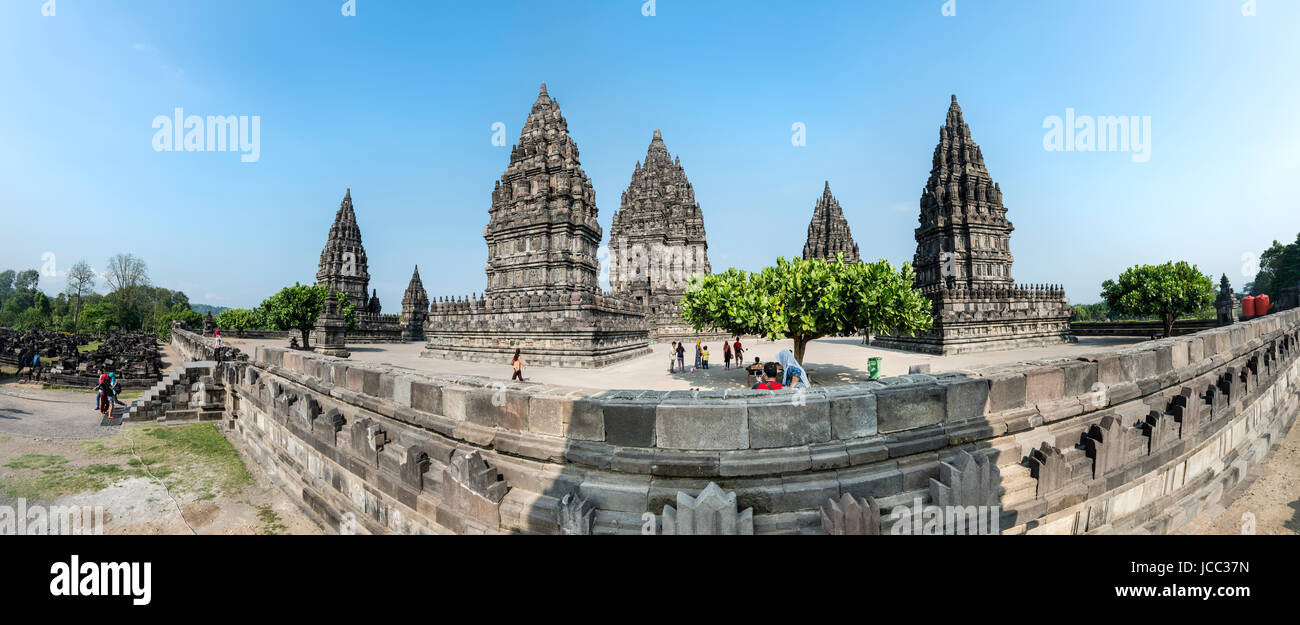 Temple Hindou de Prambanan, stupas, Khétt Siĕm Réab, Java, Indonésie Banque D'Images