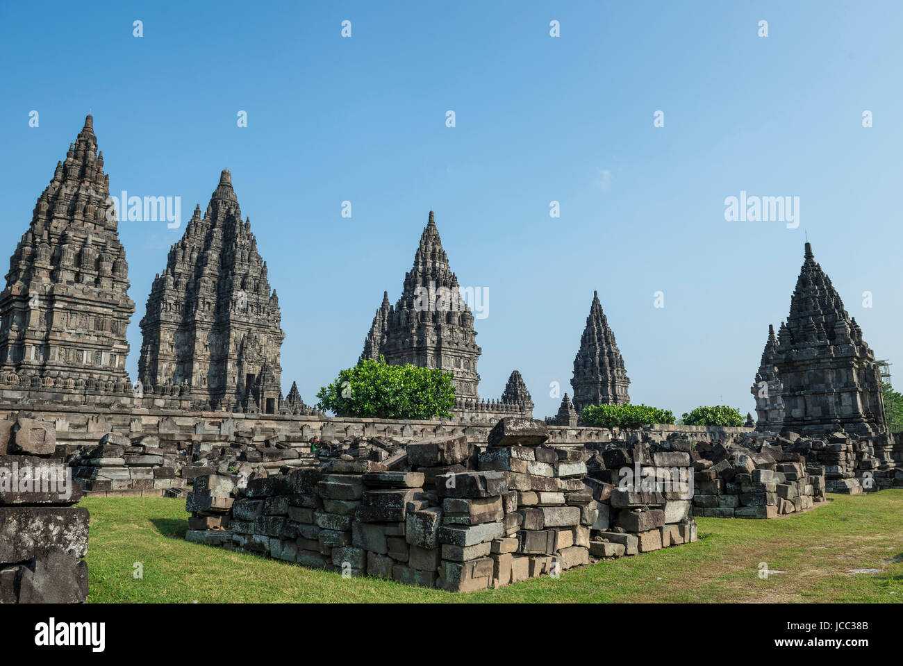 Temple Hindou de Prambanan, stupas, Khétt Siĕm Réab, Java, Indonésie Banque D'Images