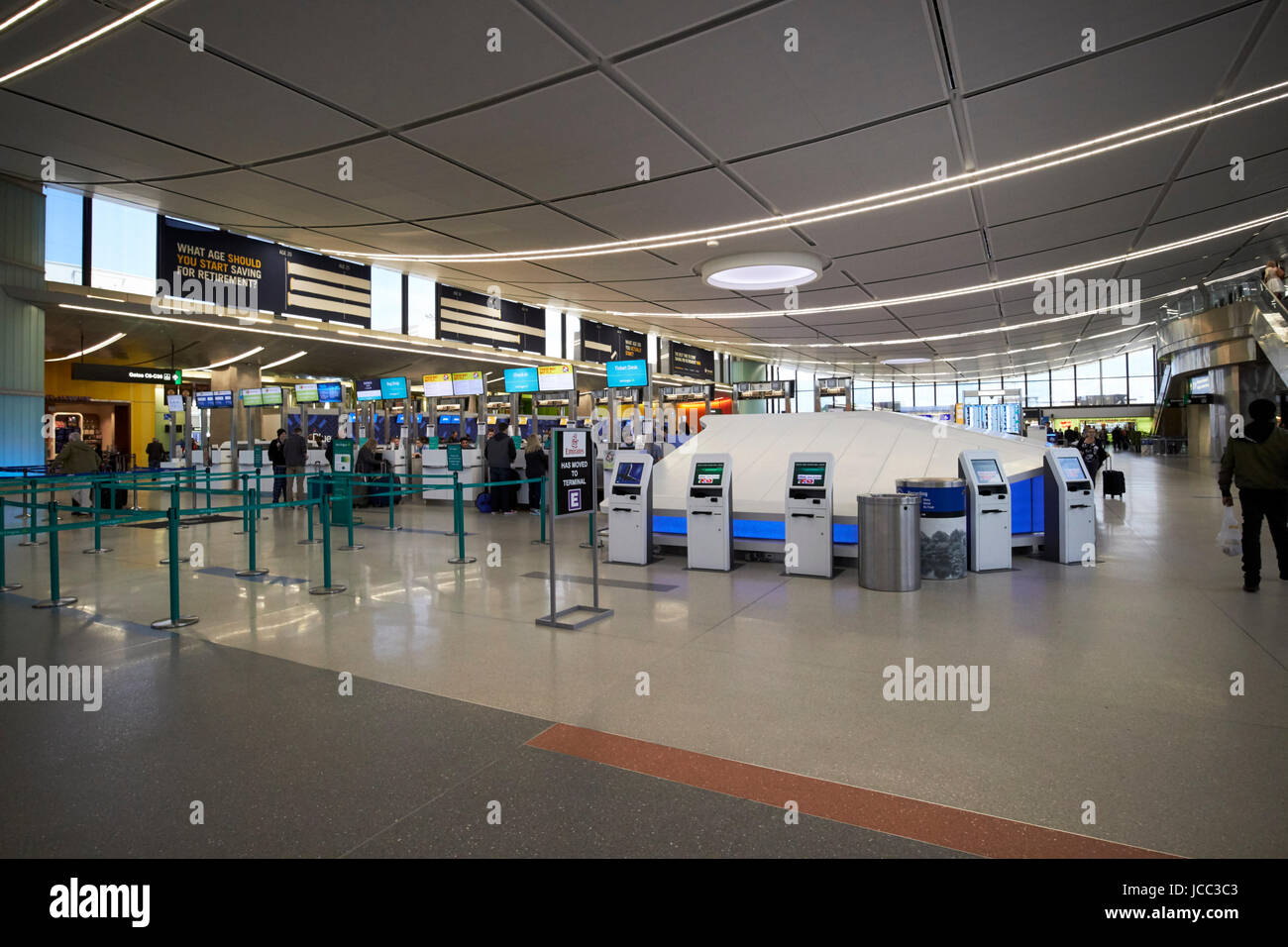 La borne c vérifier dans la zone de l'aéroport international Logan de Boston USA Banque D'Images