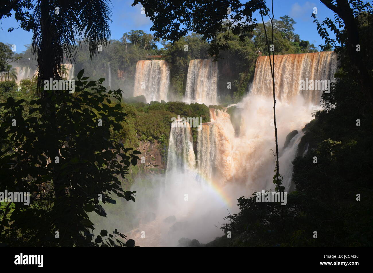 L'Iguazu, Iguazu Falls, chutes d'Iguaçu, ou des chutes d'Iguaçu sont les cascades de la rivière Iguazu à la frontière de l'Argentine et le Brésil Banque D'Images