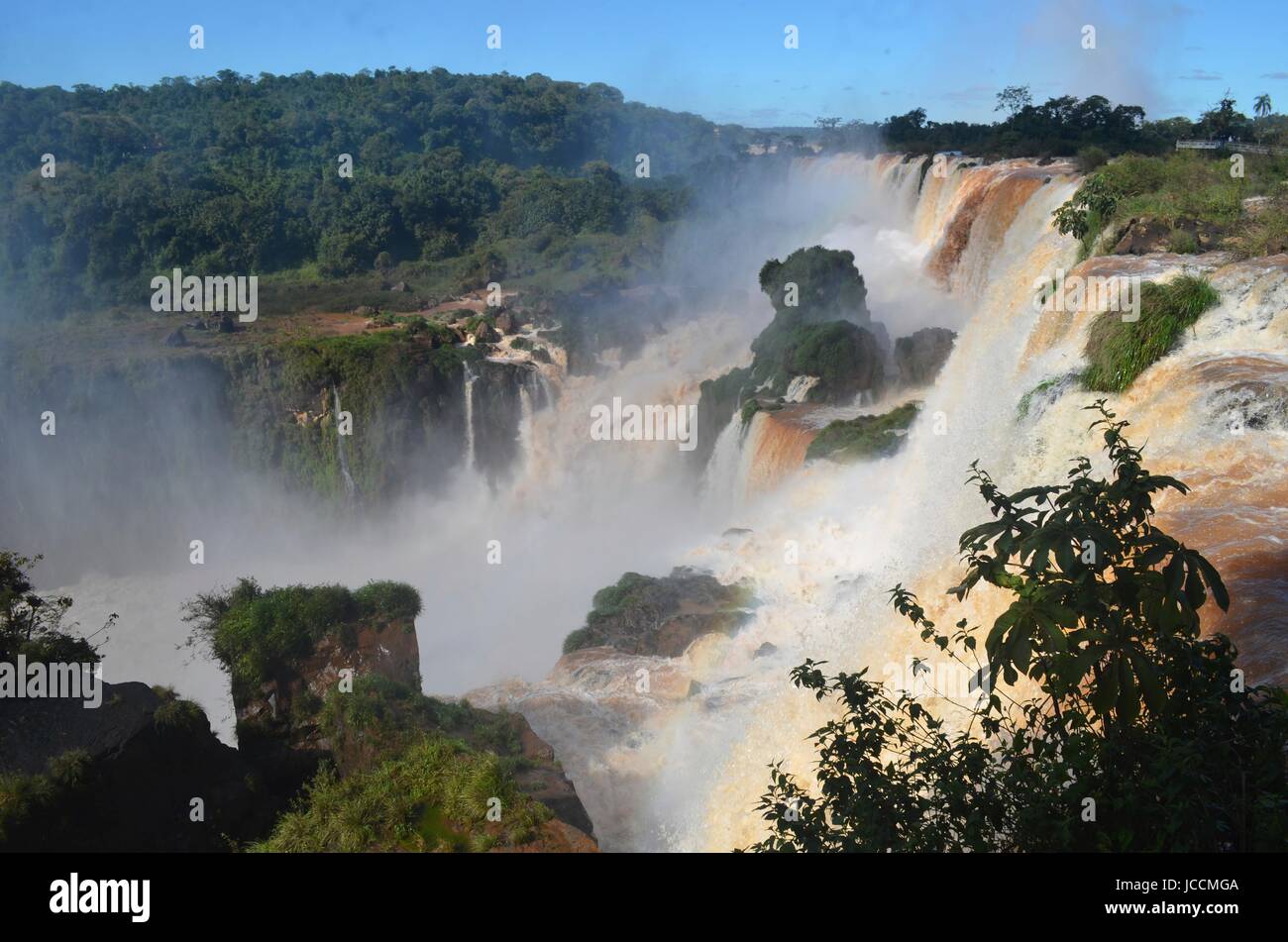 L'Iguazu, Iguazu Falls, chutes d'Iguaçu, ou des chutes d'Iguaçu sont les cascades de la rivière Iguazu à la frontière de l'Argentine et le Brésil Banque D'Images