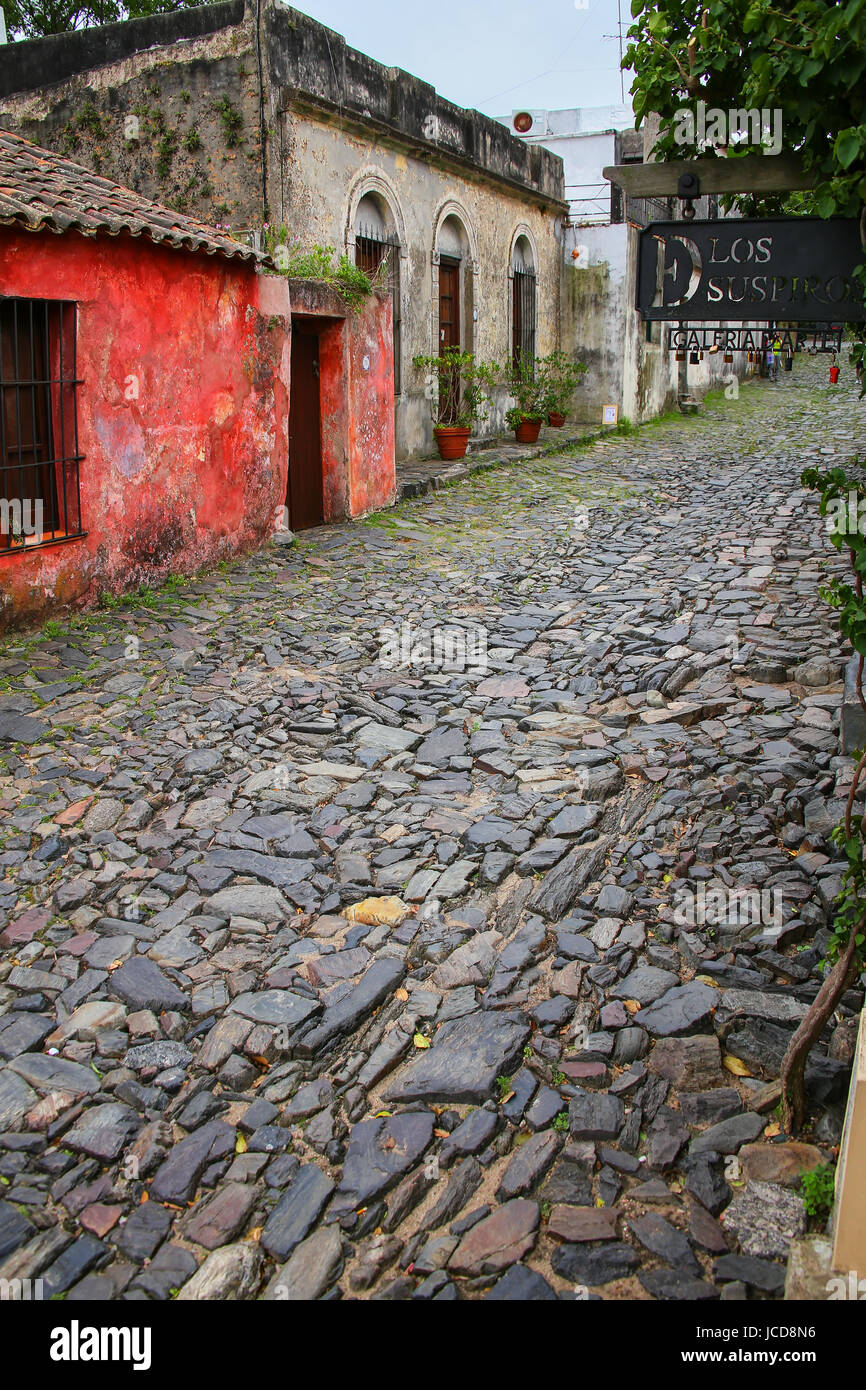 Calle de los Suspiros (Rue des soupirs) à Colonia del Sacramento, Uruguay. C'est l'une des plus anciennes villes de Uruguay Banque D'Images