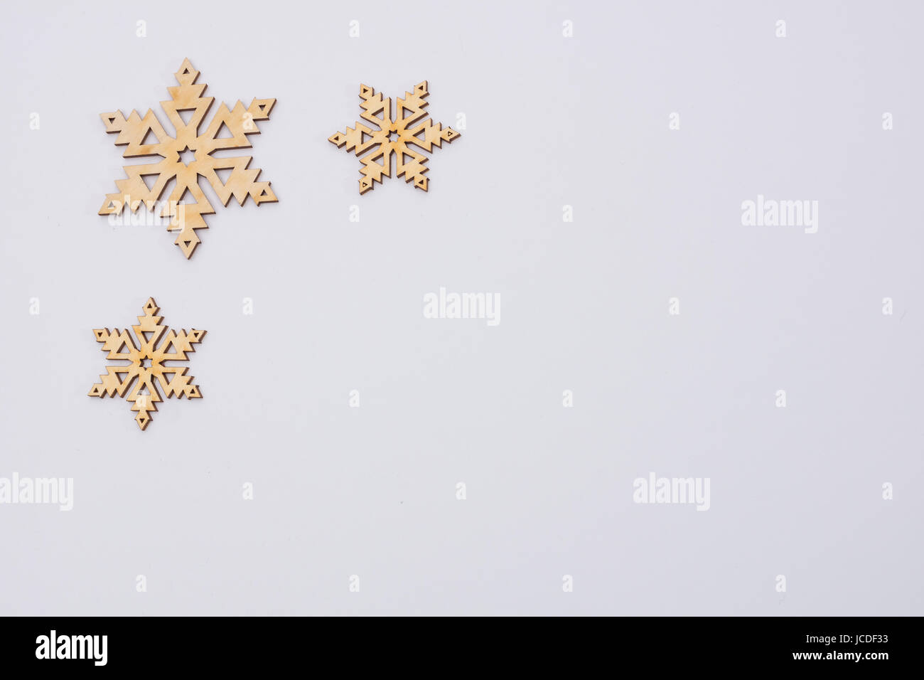Weihnachtliche Sterne auf weißem Hintergrund Banque D'Images