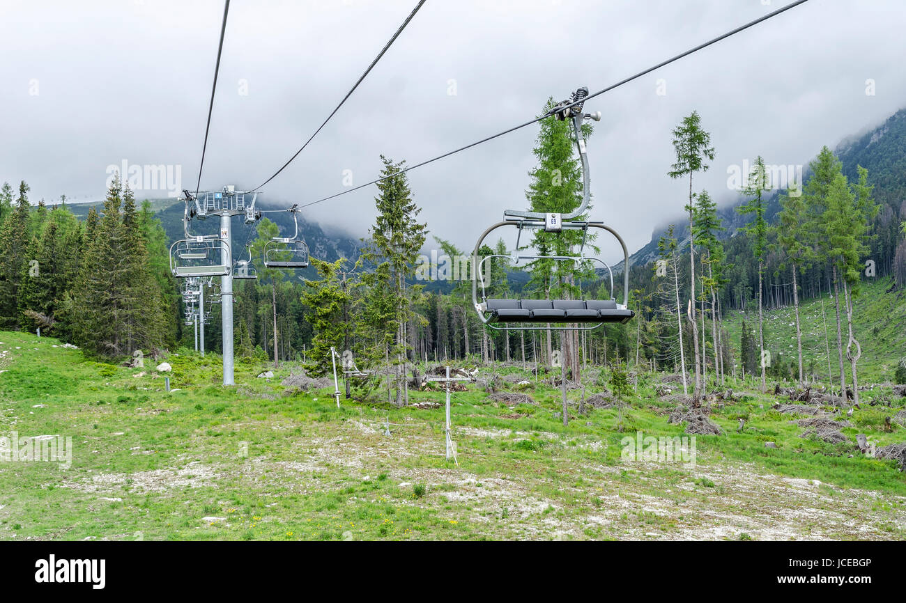 Hautes Tatras, Slovaquie - 11 juin : téléski téléphérique menant à Predne Solisko sommet de montagnes Tatra, le 11 juin 2017 à Hautes Tatras, en Slovaquie. Banque D'Images
