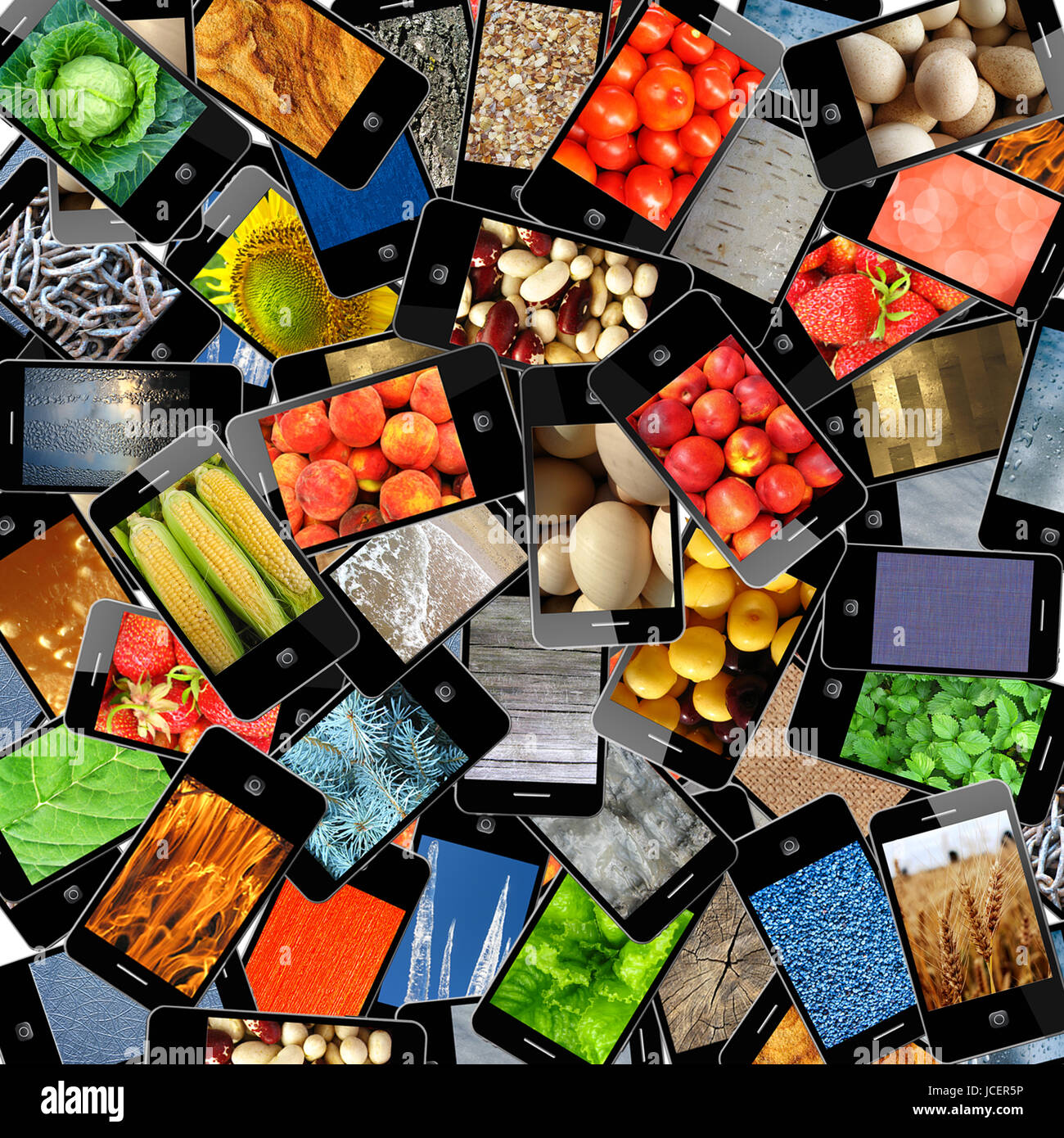 Les téléphones mobiles modernes avec des images de couleurs différentes Banque D'Images