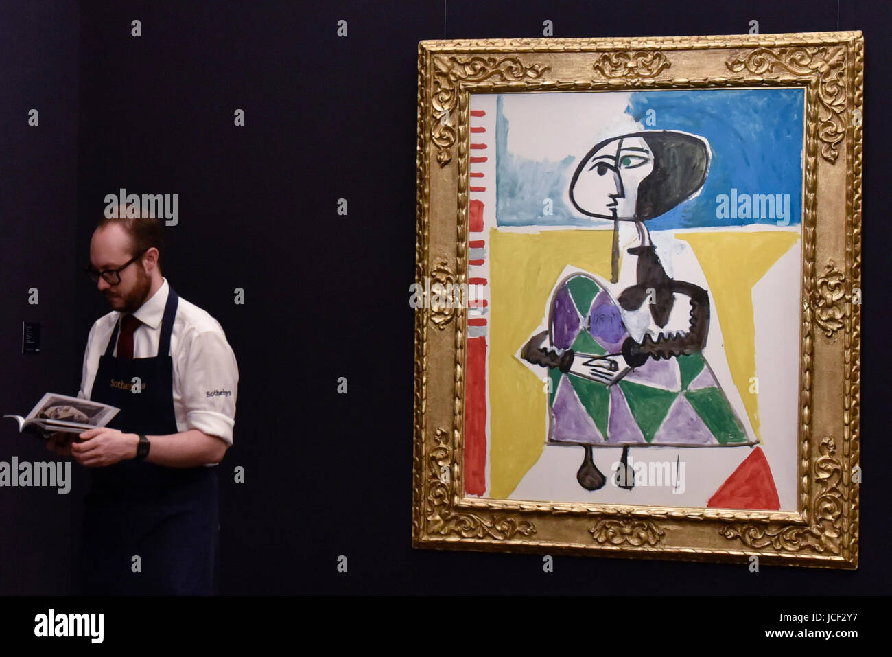 Londres, Royaume-Uni. 15 juin 2017. "Femme accroupie", 1954, par Pablo Picasso (estimation GBP6.5-8.5m). Aperçu de vente d'art moderne et impressionniste, qui aura lieu à Sotheby's New Bond Street le 21 juin. Crédit : Stephen Chung / Alamy Live News Banque D'Images