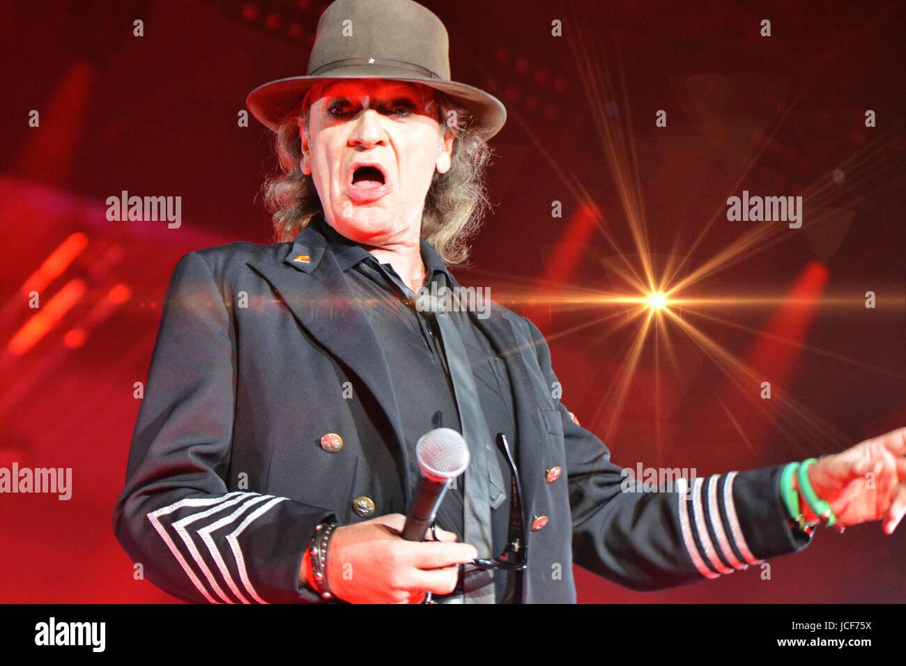 Freiburg, Allemagne. 14 Juin, 2017. Udo Lindenberg sur scène avec sa tournée "tärker als die Zeit' Credit : mediensegel/Alamy Live News Banque D'Images