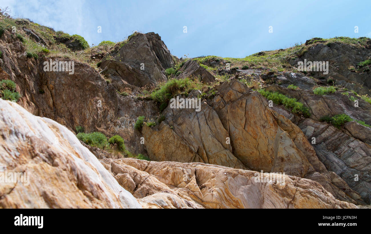 Du côté de la plage de rochers, de récifs et de rock pools Banque D'Images