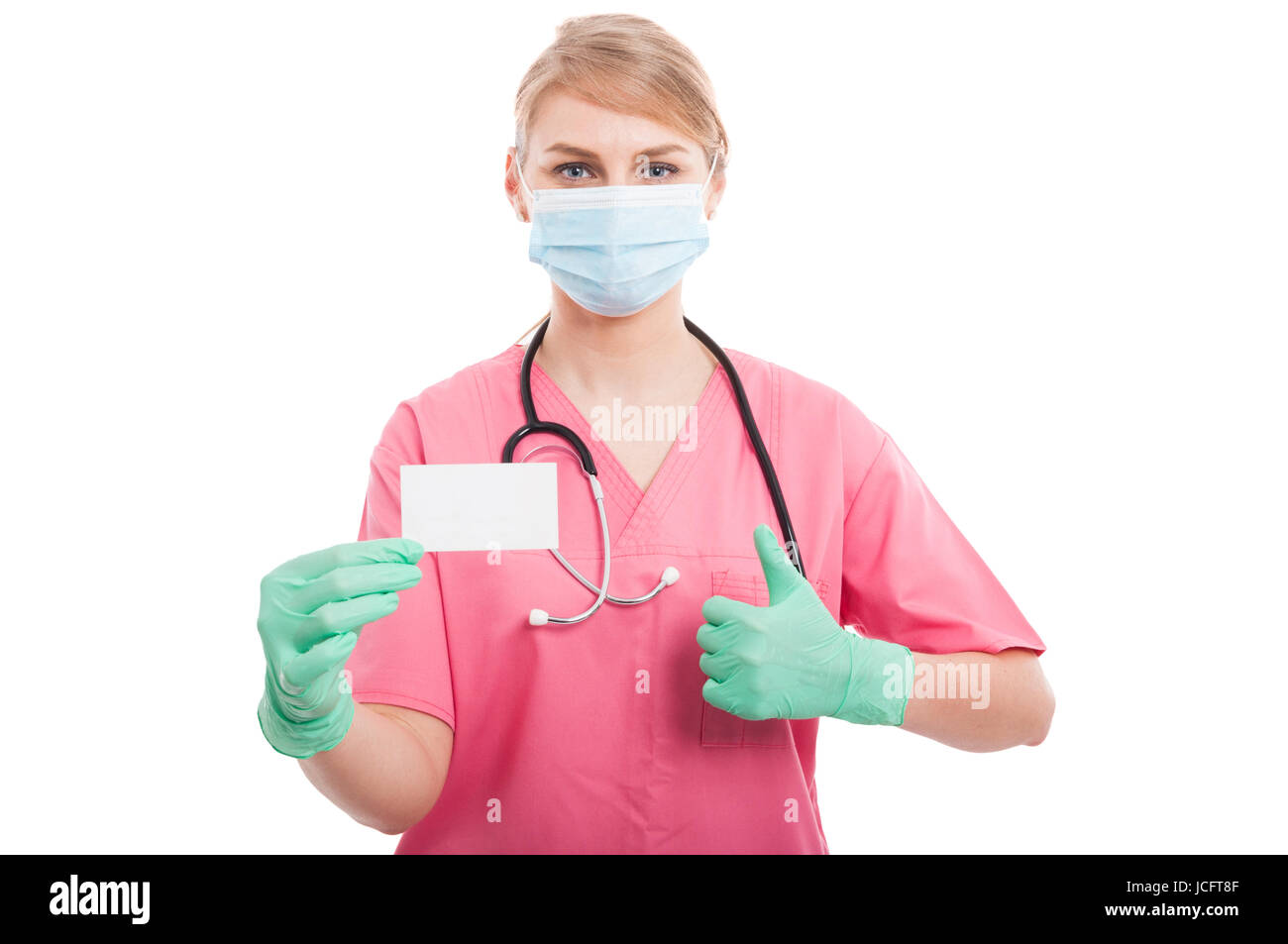 Infirmière Médicale lady showing blank business card et comme geste isolé sur fond blanc Banque D'Images