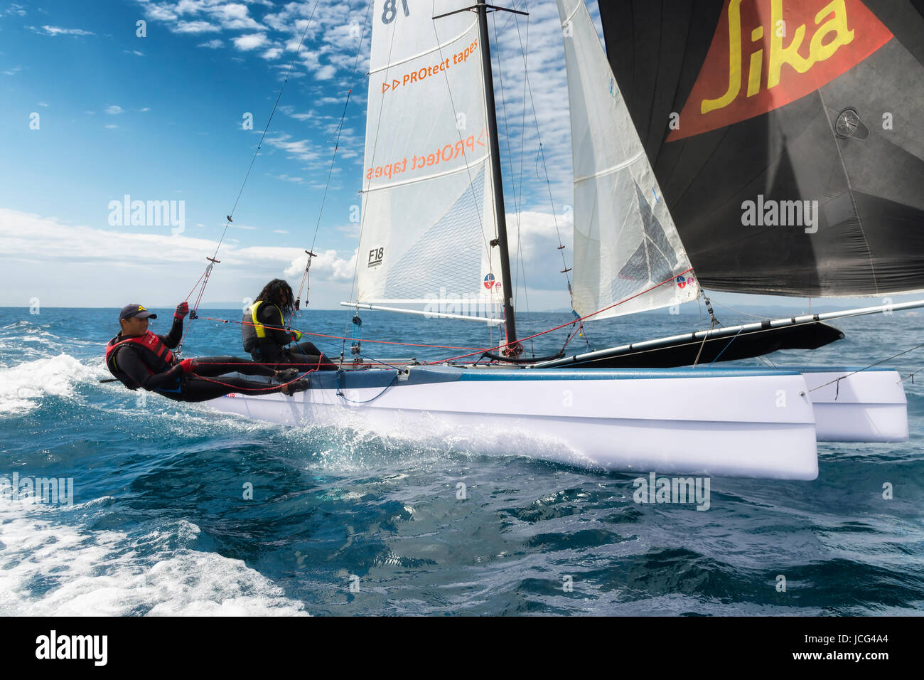 PUNTA ALA - 3 juin : le couple d'athlète, à la voile catamaran Formule 18 au cours de la régate, le 3 juin 2016 à Punta Ala, Italie Banque D'Images