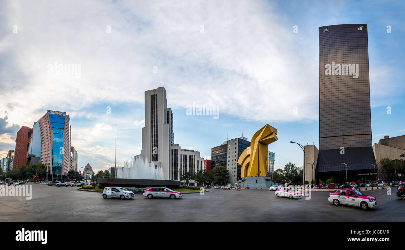 Vue panoramique de Paseo de La Reforma Square avec le monument à la révolution mexicaine (Monumento a la Revolucion) - Mexico City, Mexique Banque D'Images