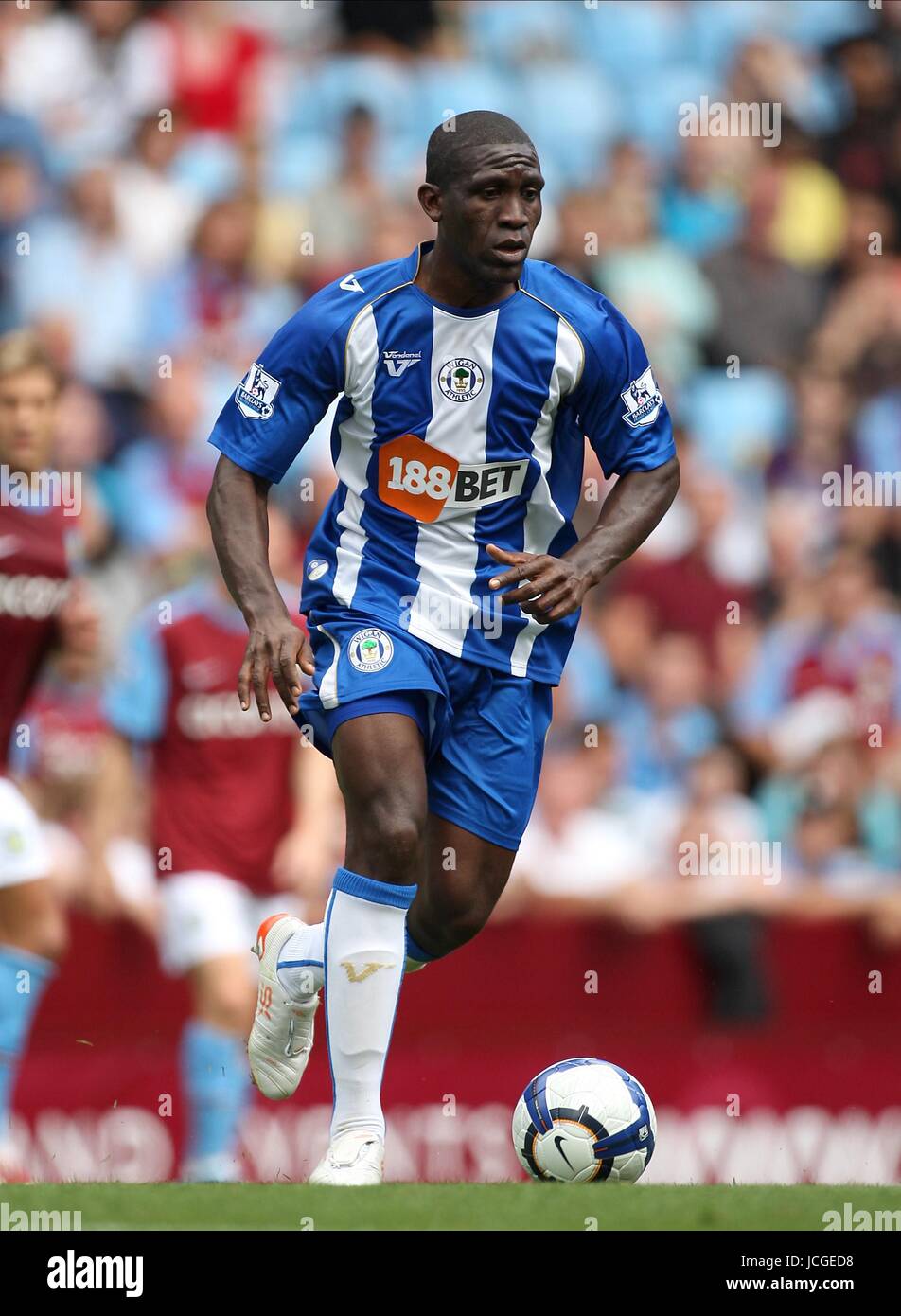 HENDRY THOMAS Wigan Athletic FC ASTON VILLA V Wigan Athletic Park, Aston Villa, BIRMINGHAM, ANGLETERRE 15 août 2009 DIY99257 ATTENTION ! Cette photo ne peut être utilisée que pour les journaux et/ou à des fins d'édition de magazines. Ne peut être utilisé pour les publications impliquant 1 joueur, 1 ou 1 Concours Club sans autorisation écrite de Football DataCo Ltd. Pour toute question, veuillez communiquer avec le Football DataCo Ltd au  +44 (0) 207 864 9121 Banque D'Images