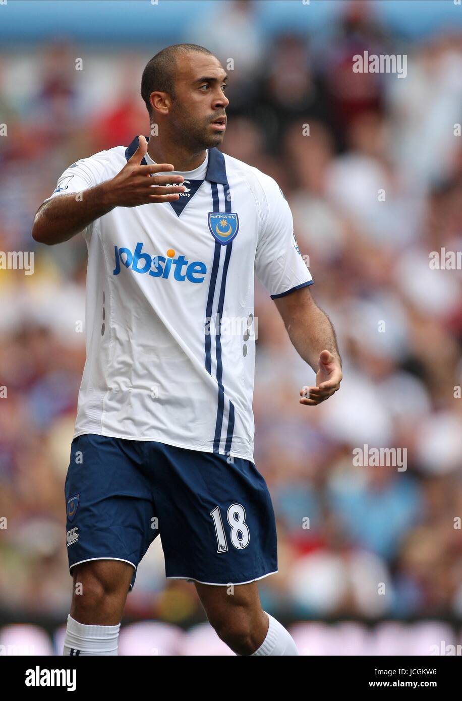 ANTHONY VANDEN BORRE PORTSMOUTH FC ASTON VILLA V PORTSMOUTH VILLA PARK, Aston, Birmingham, Angleterre 19 septembre 2009 DIZ102878 ATTENTION ! Cette photo ne peut être utilisée que pour les journaux et/ou à des fins d'édition de magazines. Ne peut être utilisé pour l'utilisation en ligne/Internet, ni pour les publications impliquant 1 joueur, 1 ou 1 Concours Club, sans l'autorisation écrite de Football DataCo Ltd. Pour toute question, veuillez communiquer avec le Football DataCo Ltd au  +44 (0) 207 864 9121 Banque D'Images