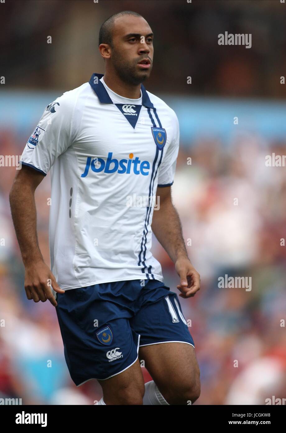 ANTHONY VANDEN BORRE PORTSMOUTH FC ASTON VILLA V PORTSMOUTH VILLA PARK, Aston, Birmingham, Angleterre 19 septembre 2009 DIZ102880 ATTENTION ! Cette photo ne peut être utilisée que pour les journaux et/ou à des fins d'édition de magazines. Ne peut être utilisé pour l'utilisation en ligne/Internet, ni pour les publications impliquant 1 joueur, 1 ou 1 Concours Club, sans l'autorisation écrite de Football DataCo Ltd. Pour toute question, veuillez communiquer avec le Football DataCo Ltd au  +44 (0) 207 864 9121 Banque D'Images
