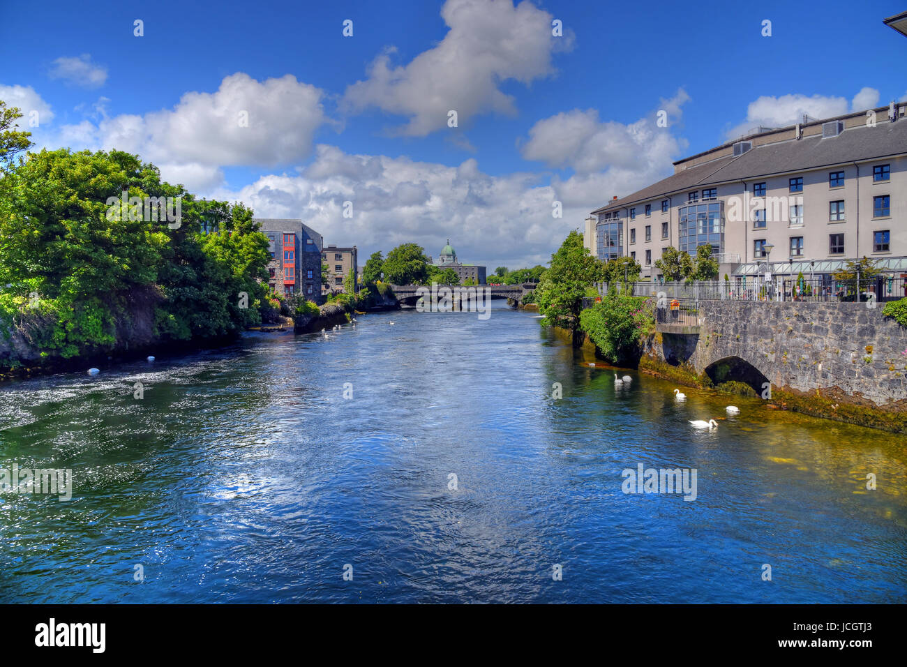 Galway, Irlande et la rivière Corrib. Banque D'Images