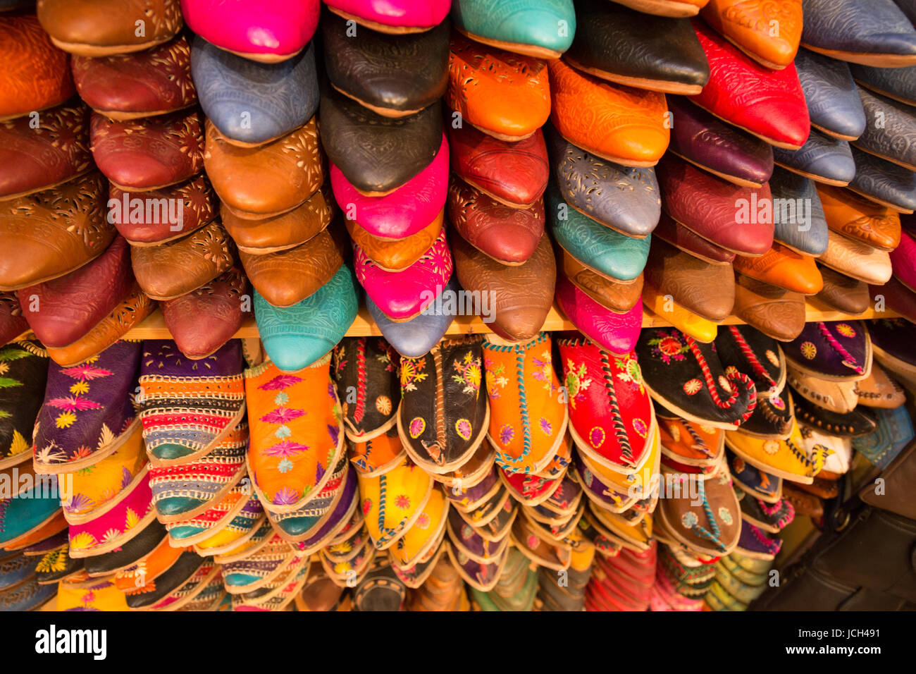 Shoe shop in fez Banque de photographies et d'images à haute résolution -  Alamy