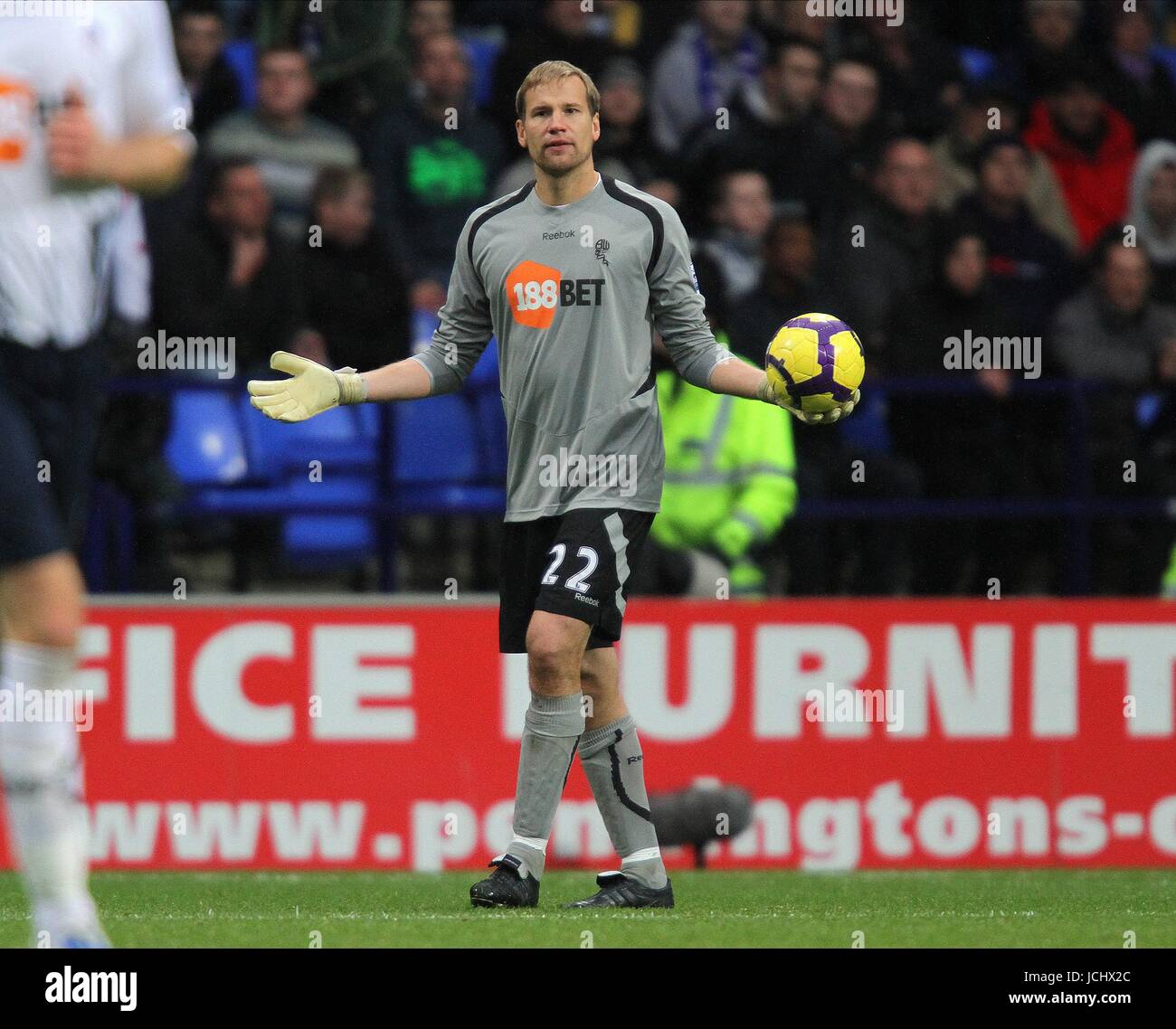 JUSSI JAASKELAINEN BOLTON WANDERERS V Blackburn Rovers Bolton Wanderers V Blackburn Rovers REEBOK STADIUM, Bolton, Angleterre 22 novembre 2009 GAB4460 ATTENTION ! Cette photo ne peut être utilisée que pour les journaux et/ou à des fins d'édition de magazines. Ne peut être utilisé pour les publications impliquant 1 joueur, 1 ou 1 Concours Club sans autorisation écrite de Football DataCo Ltd. Pour toute question, veuillez communiquer avec le Football DataCo Ltd au  +44 (0) 207 864 9121 Banque D'Images